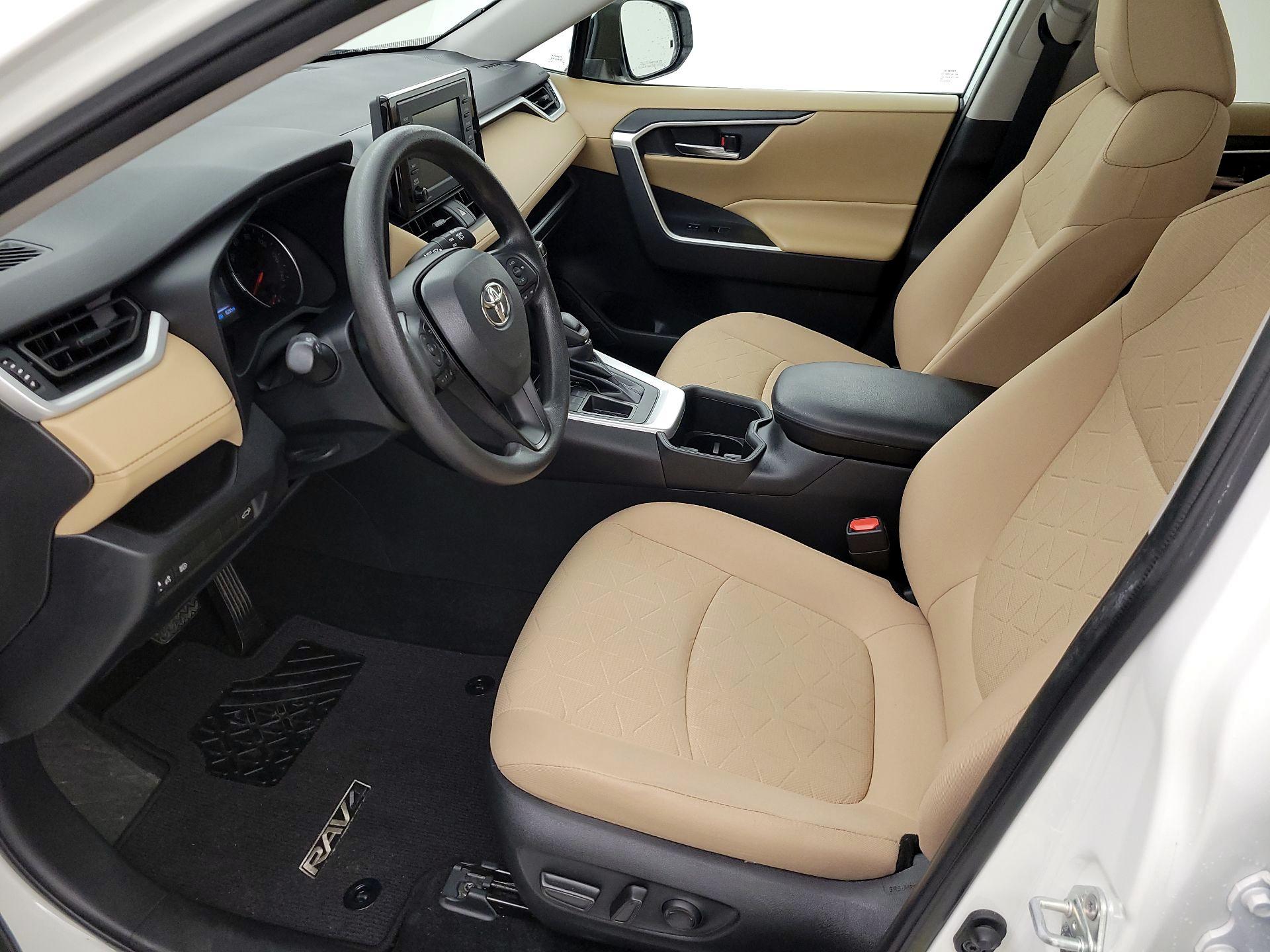 Thumbnail: 2022 Toyota RAV4 - 11