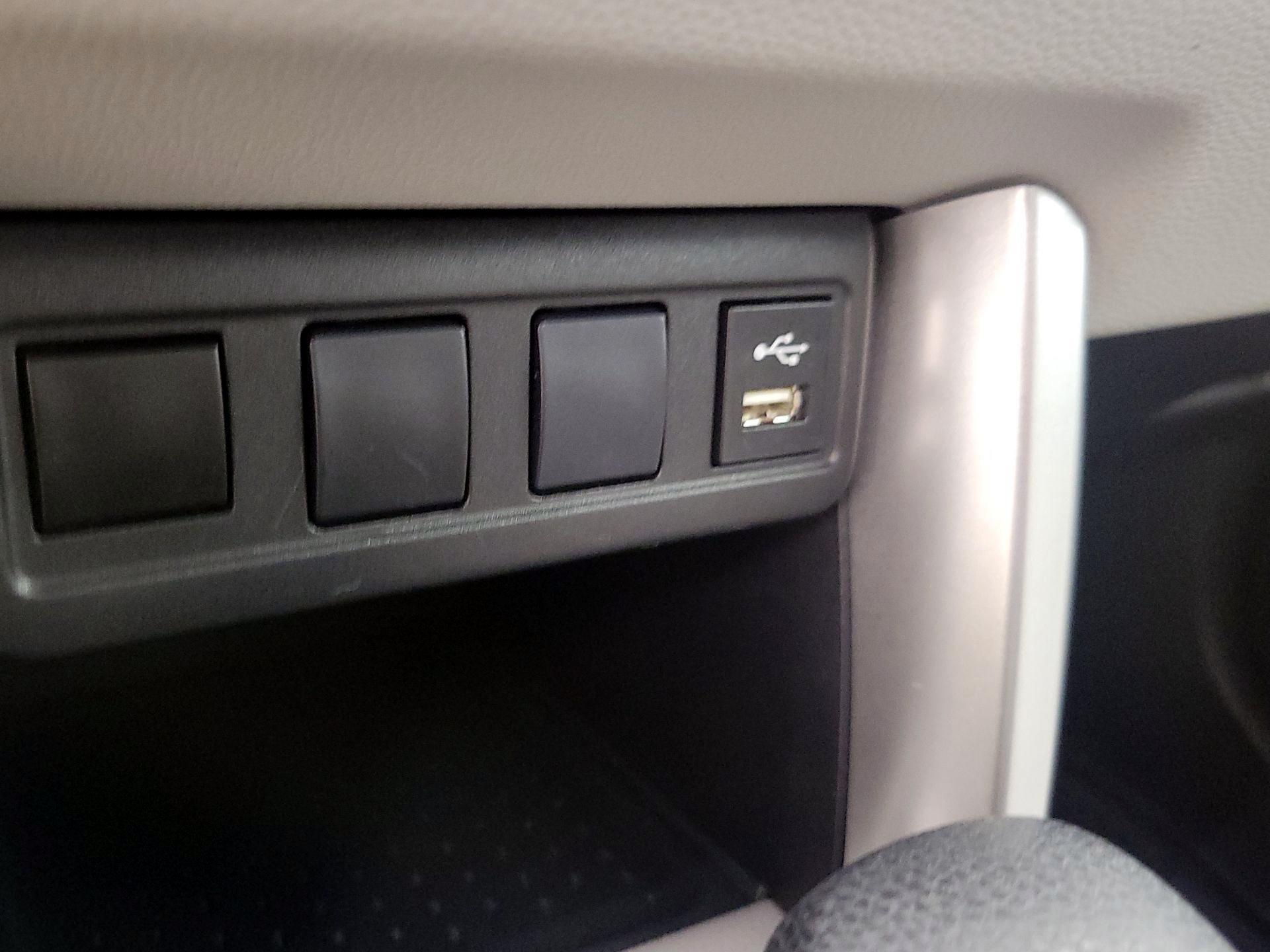 Thumbnail: 2022 Toyota Corolla Cross - 18