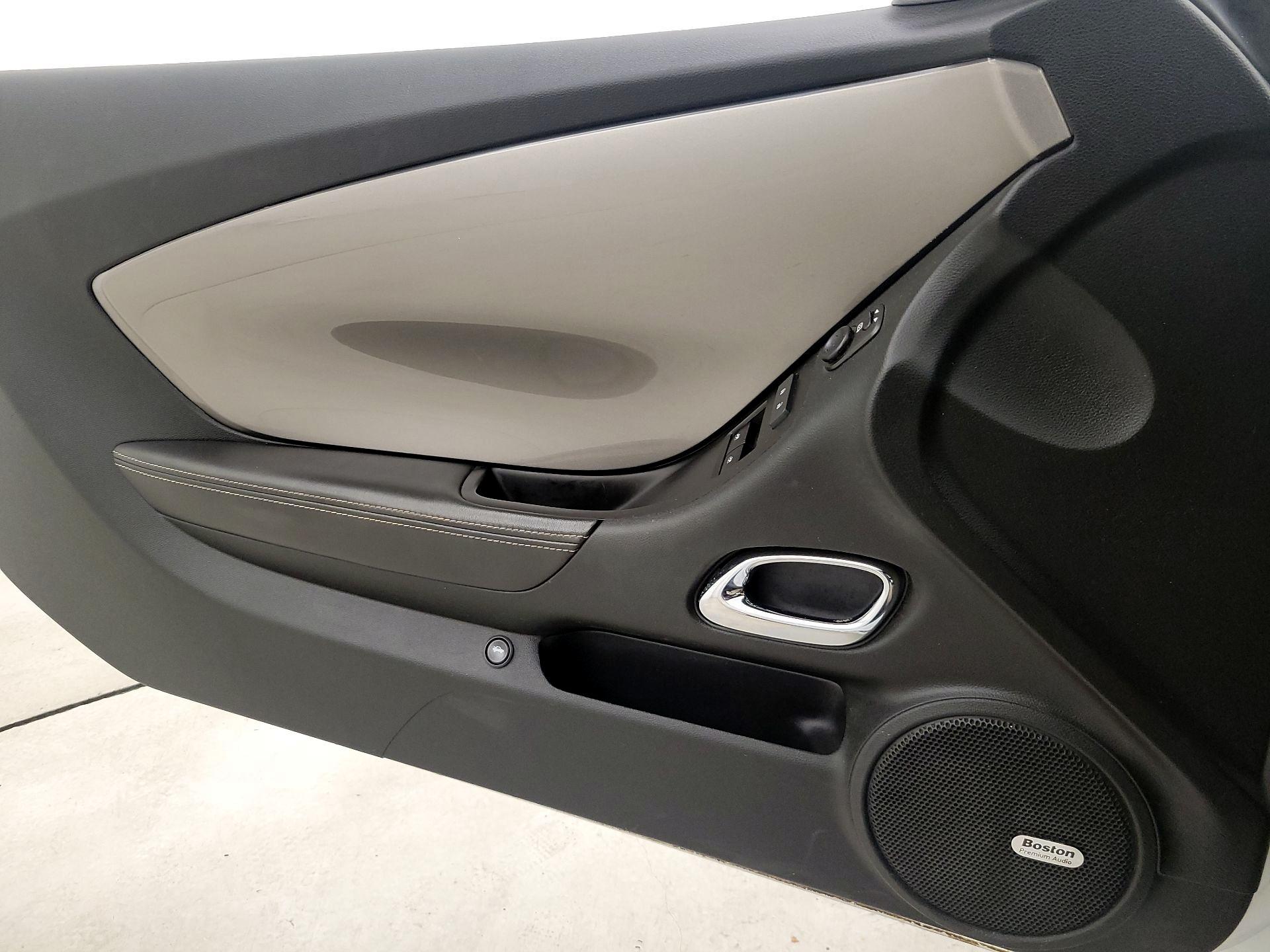 Thumbnail: 2014 Chevrolet Camaro - 12