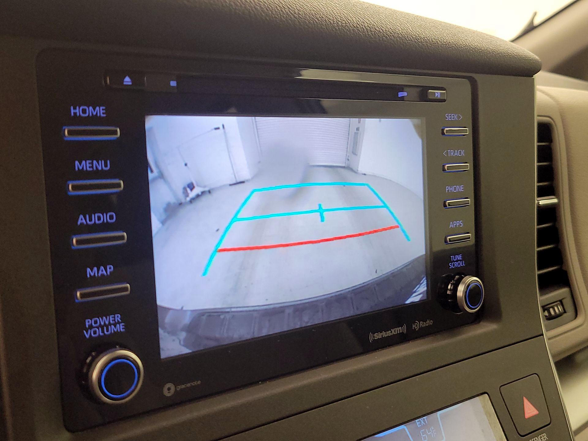 Thumbnail: 2019 Toyota Sienna - 14