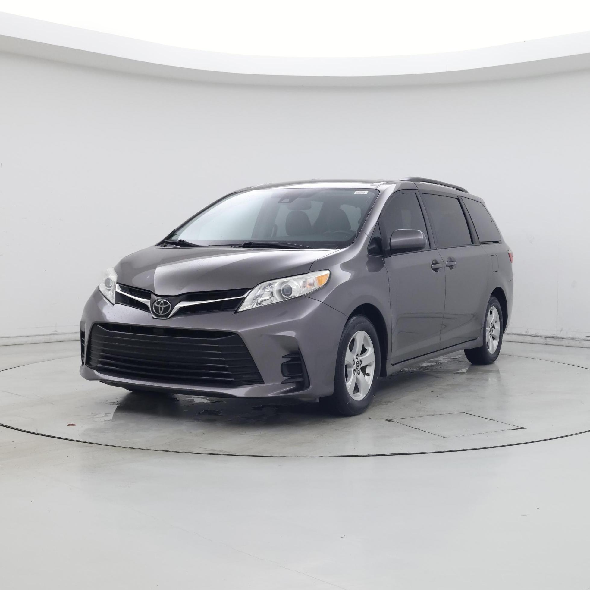 Thumbnail: 2019 Toyota Sienna - 4