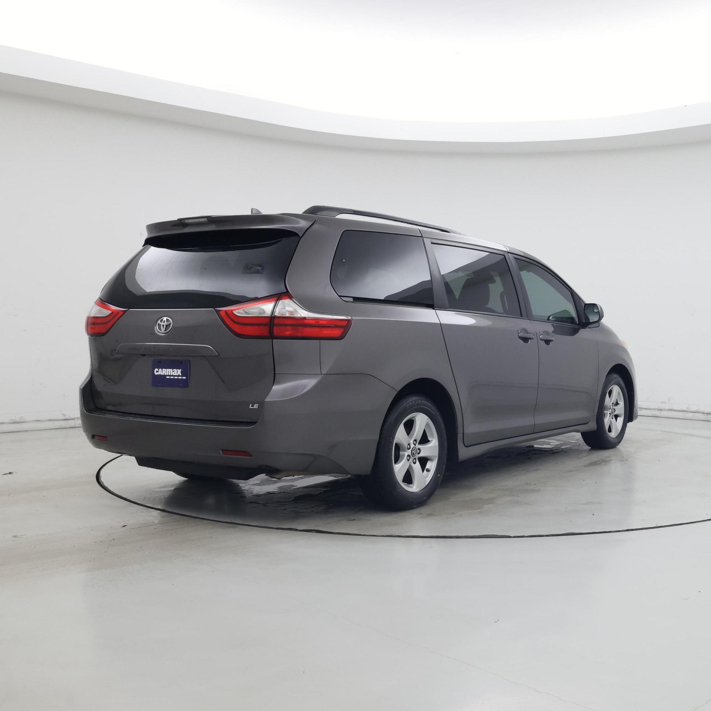 Thumbnail: 2019 Toyota Sienna - 8