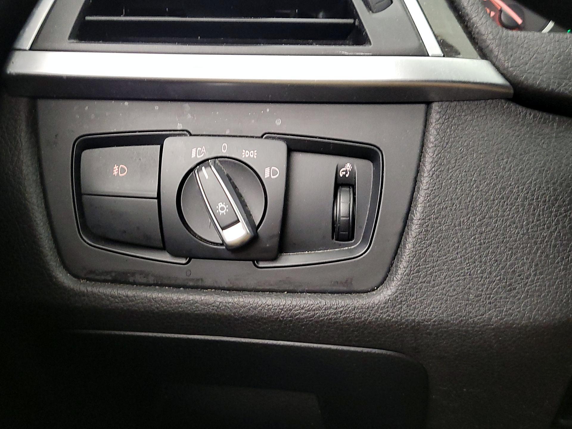 Thumbnail: 2016 BMW 3 Series - 13