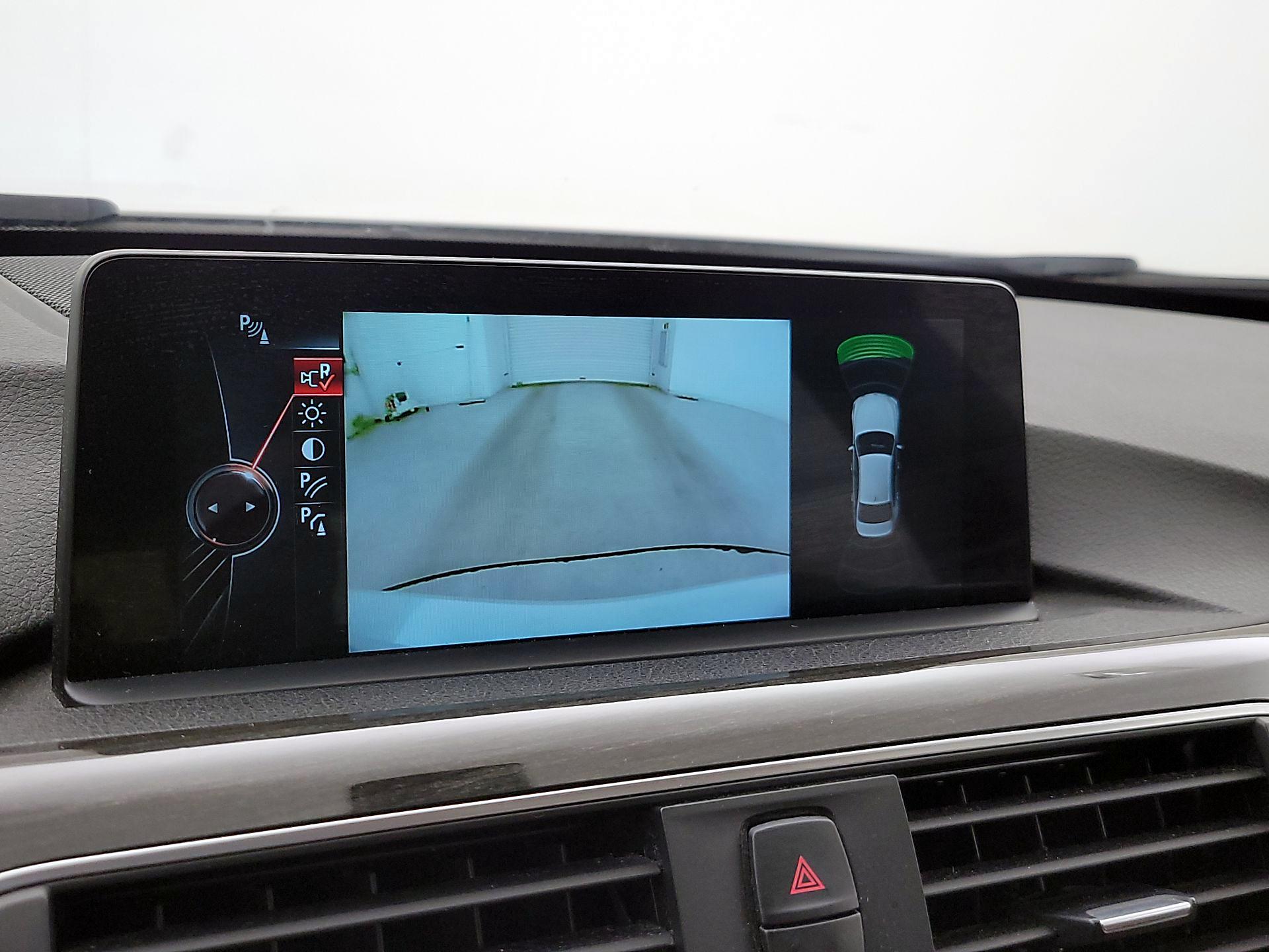 Thumbnail: 2016 BMW 3 Series - 15