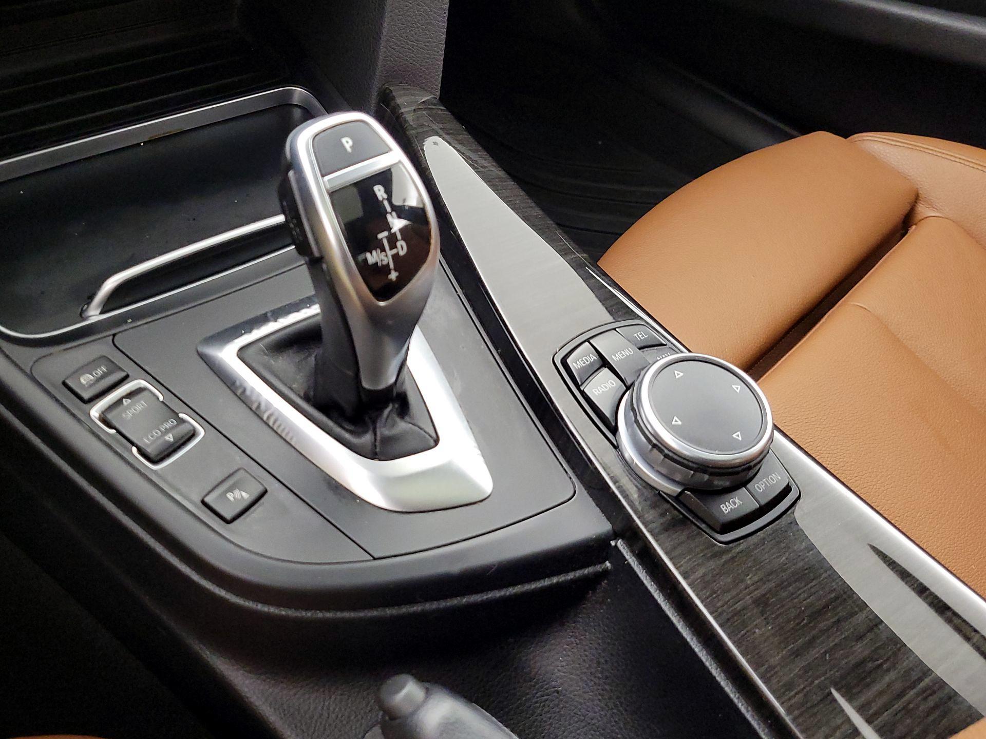 Thumbnail: 2016 BMW 3 Series - 18