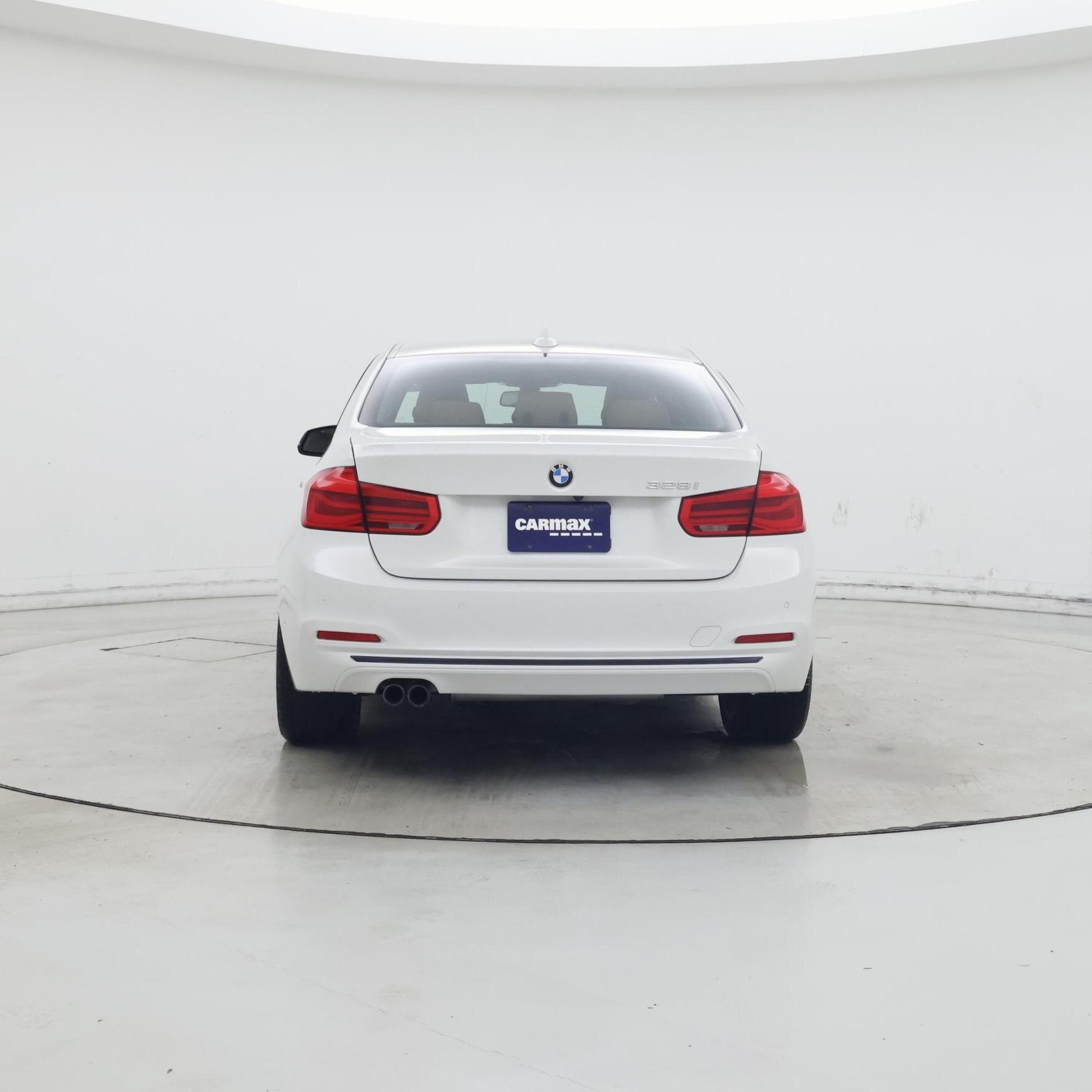 Thumbnail: 2016 BMW 3 Series - 6