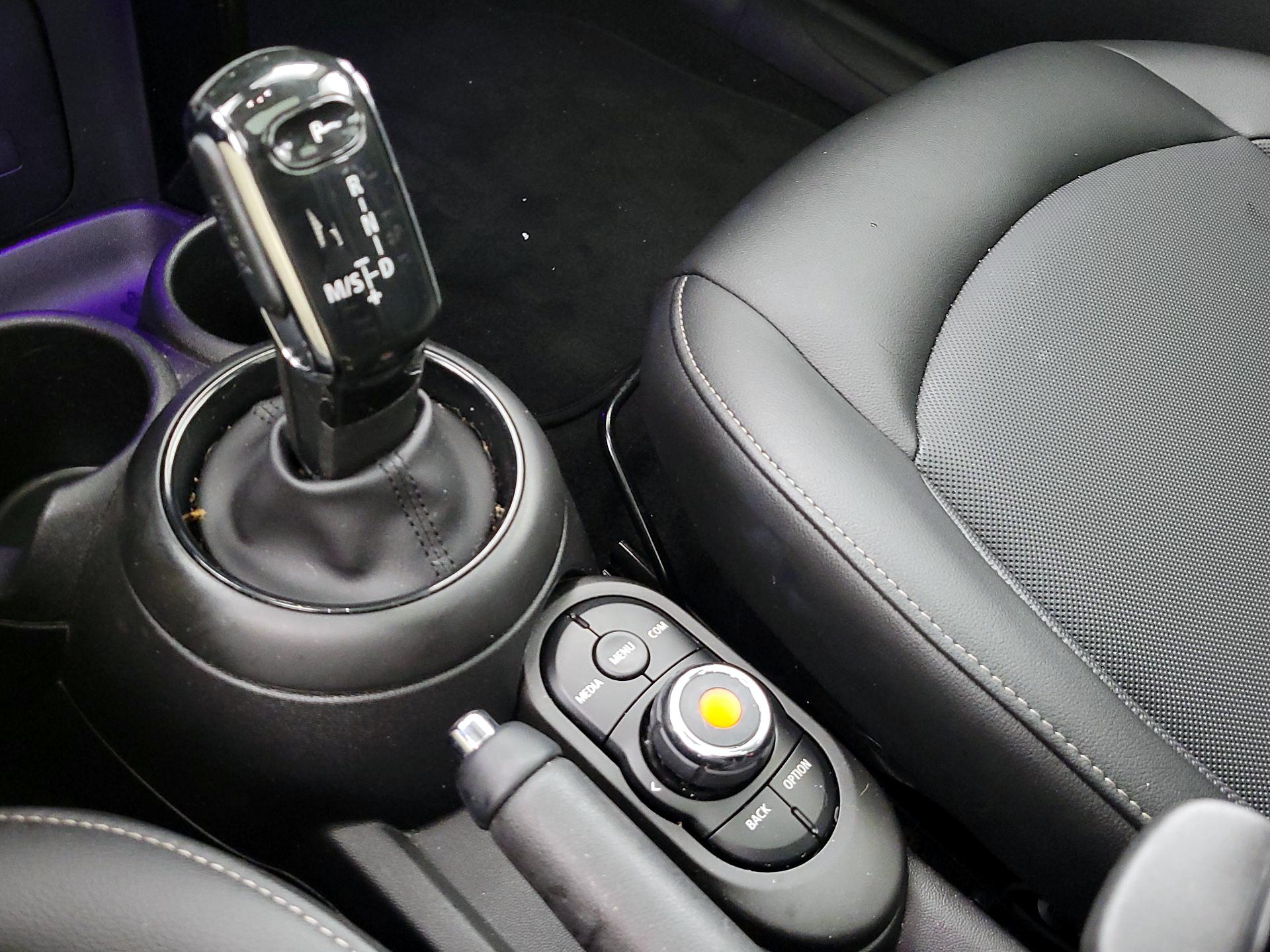 Thumbnail: 2021 MINI Cooper Hardtop - 17