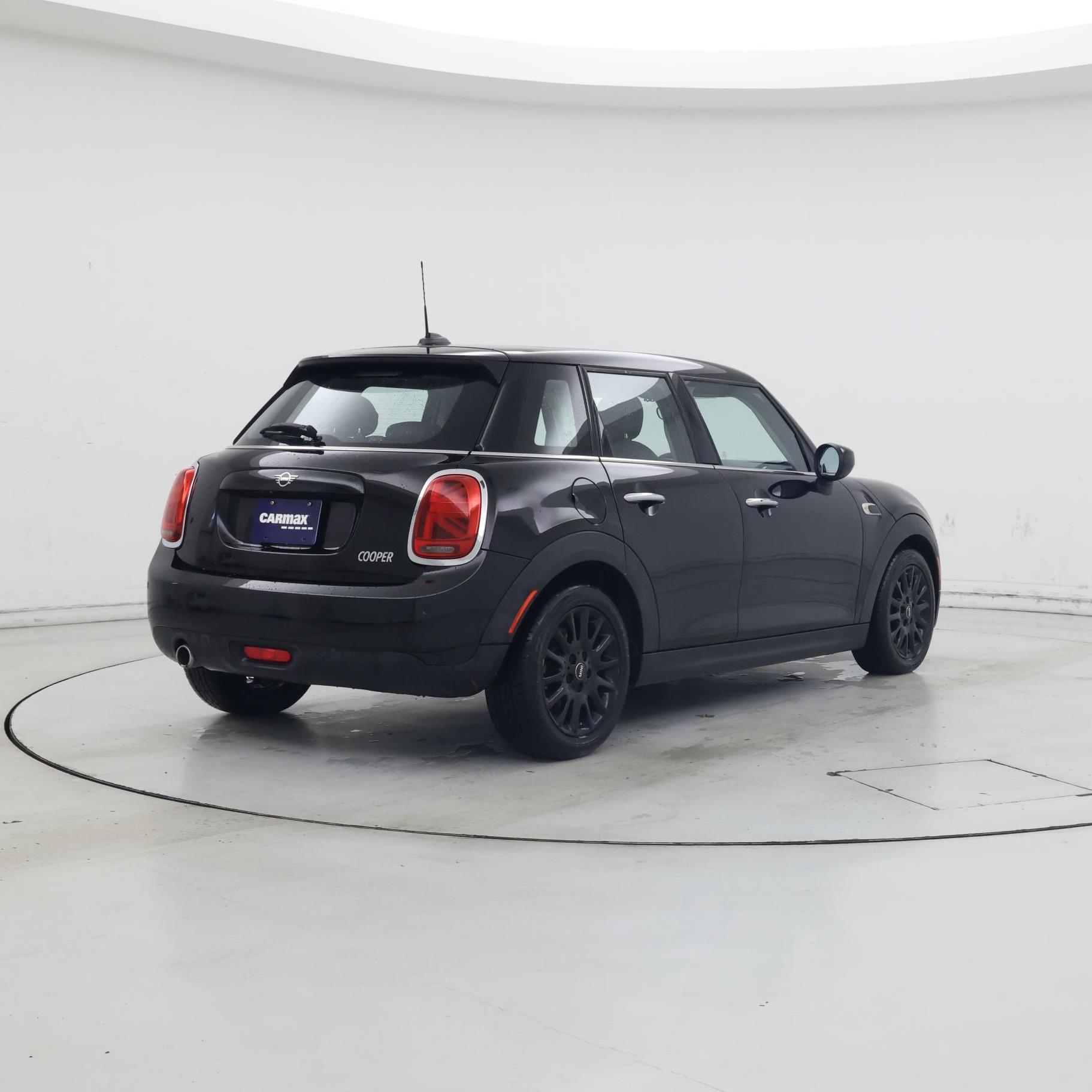Thumbnail: 2021 MINI Cooper Hardtop - 8