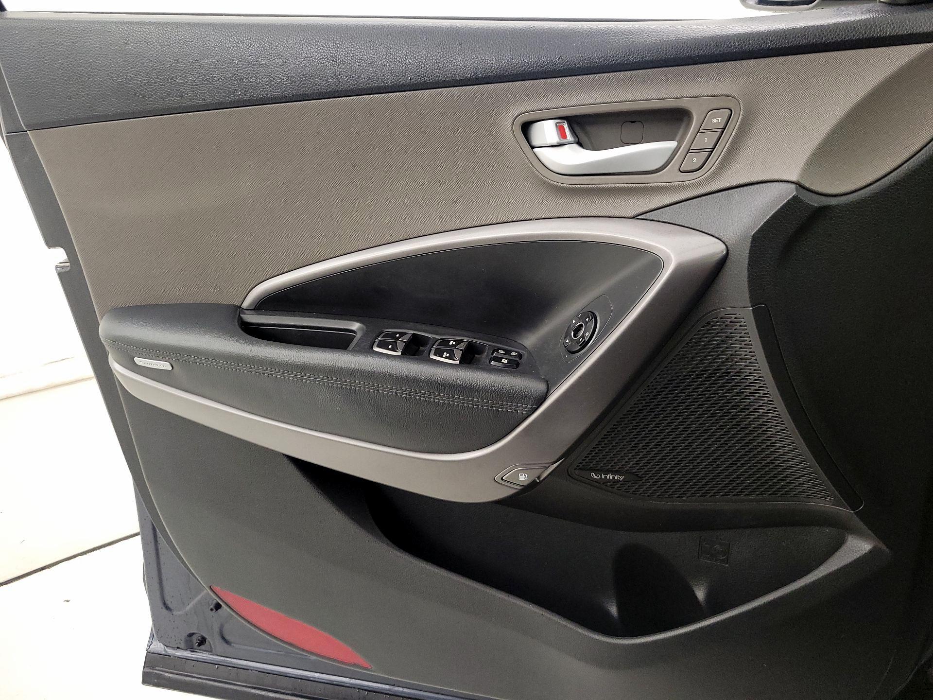 Thumbnail: 2015 Hyundai Santa Fe - 12