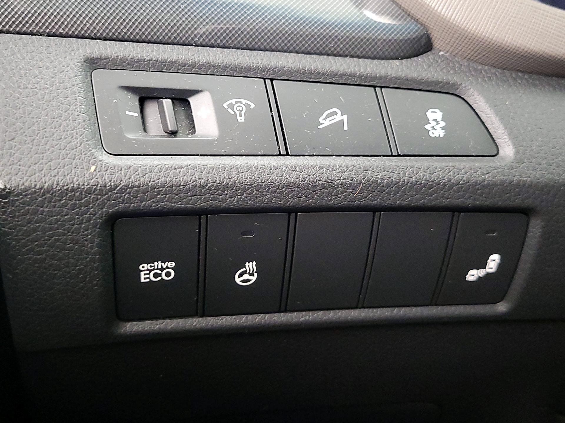 Thumbnail: 2015 Hyundai Santa Fe - 13