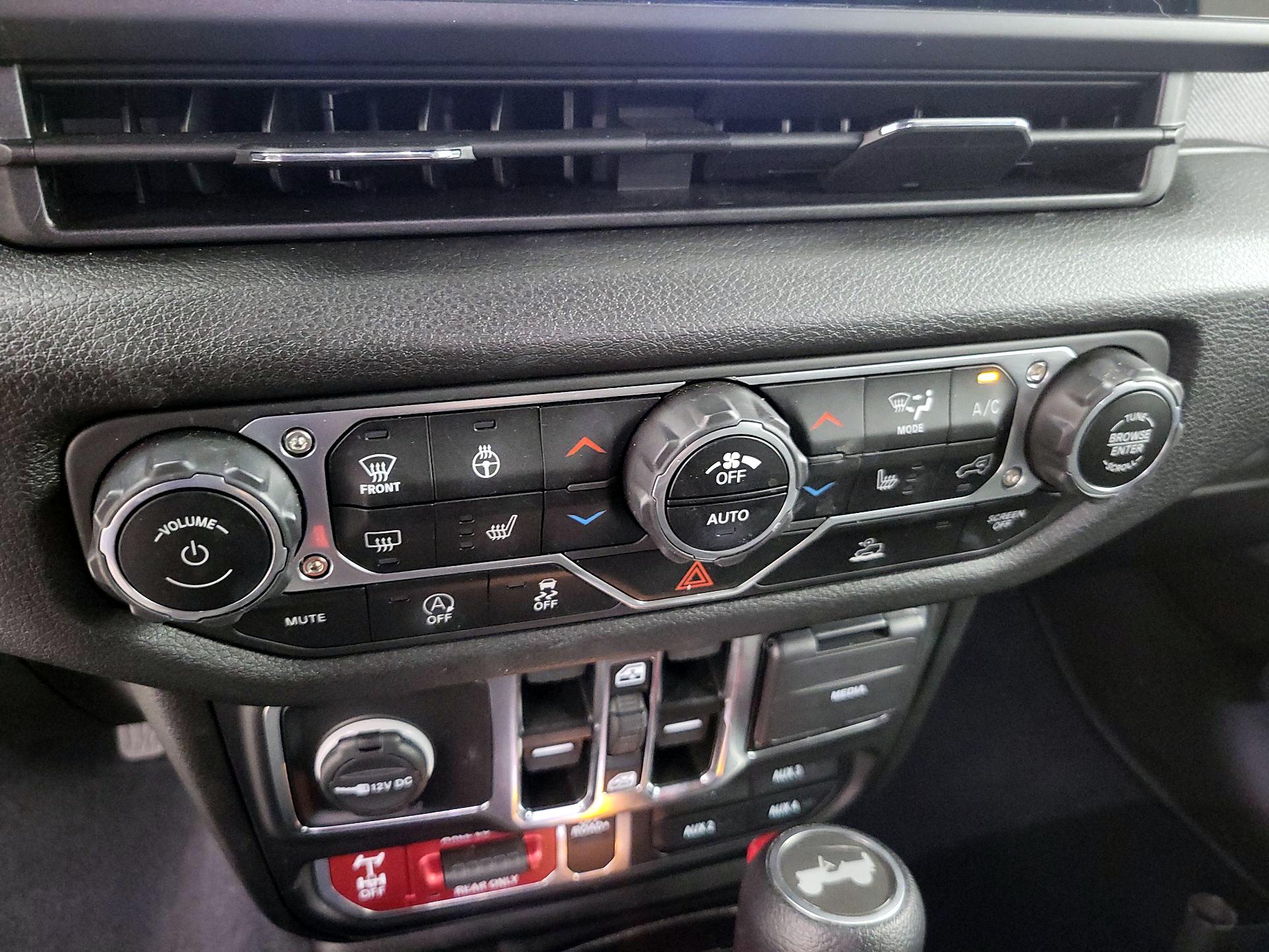 Thumbnail: 2024 Jeep Wrangler - 16