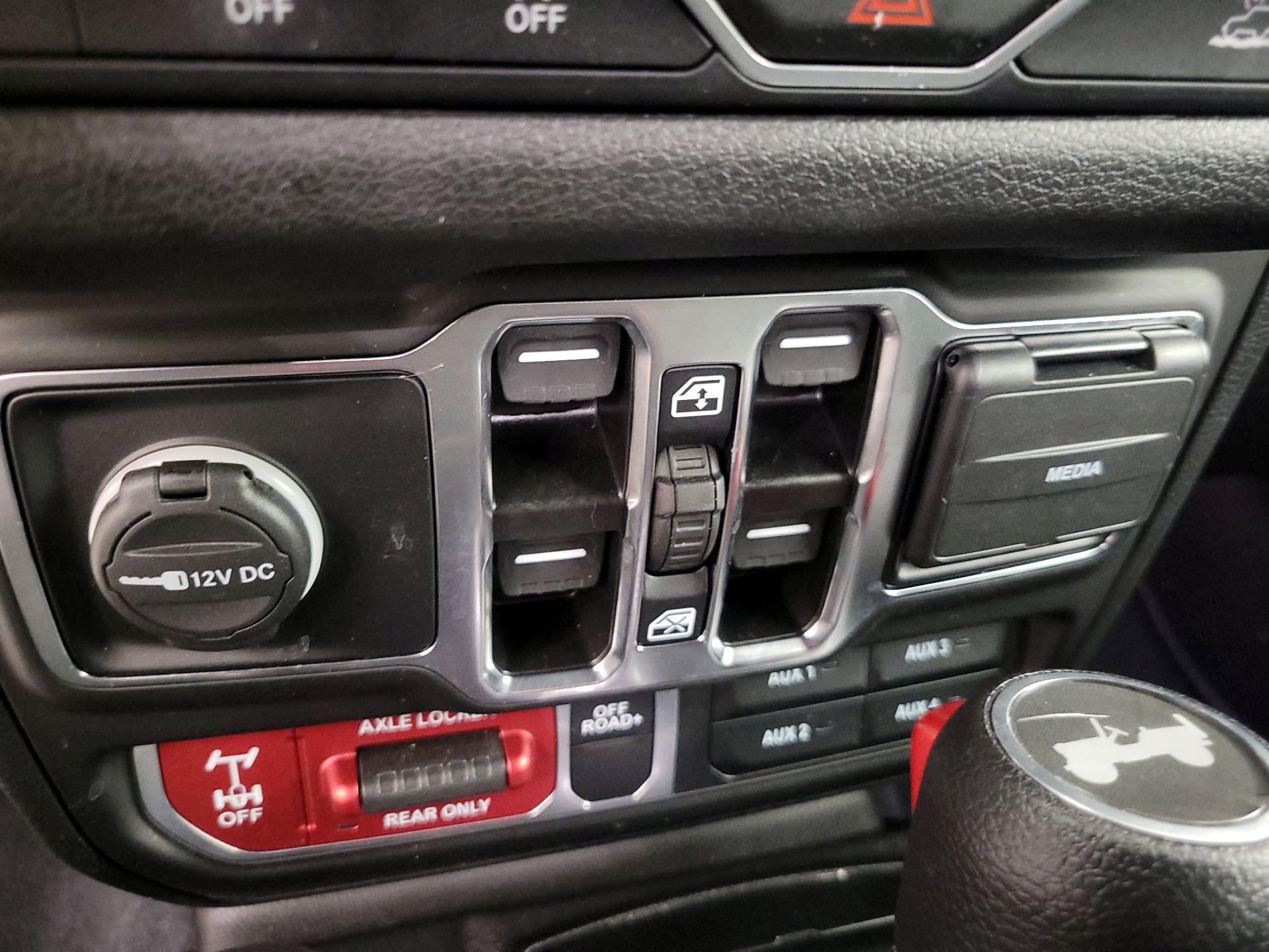 Thumbnail: 2024 Jeep Wrangler - 18