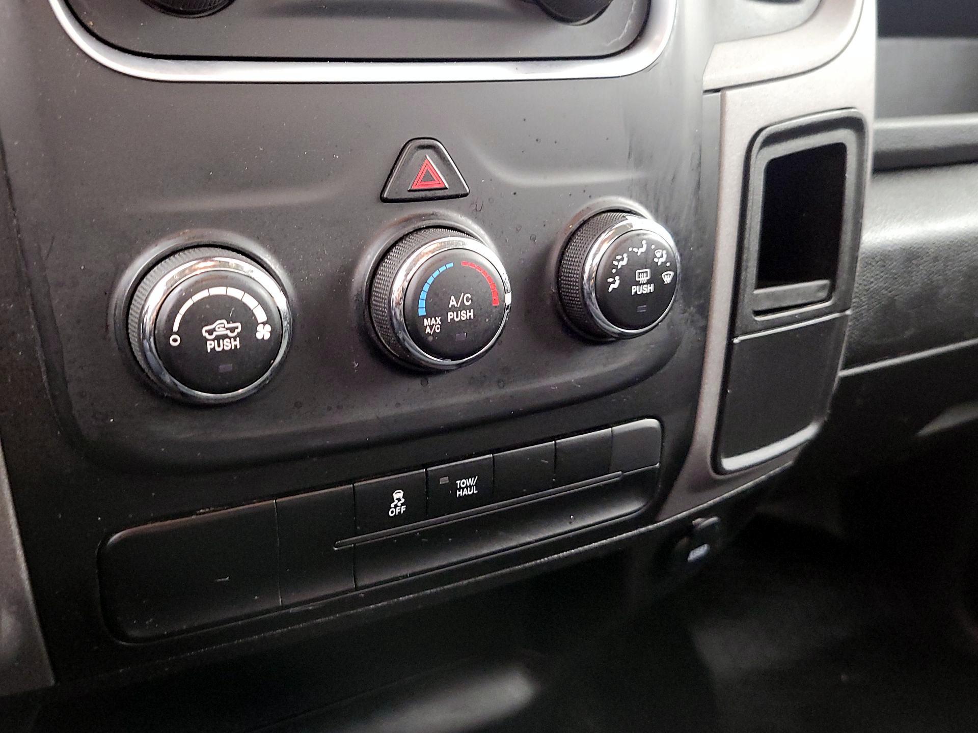 Thumbnail: 2023 RAM 1500 Classic - 16