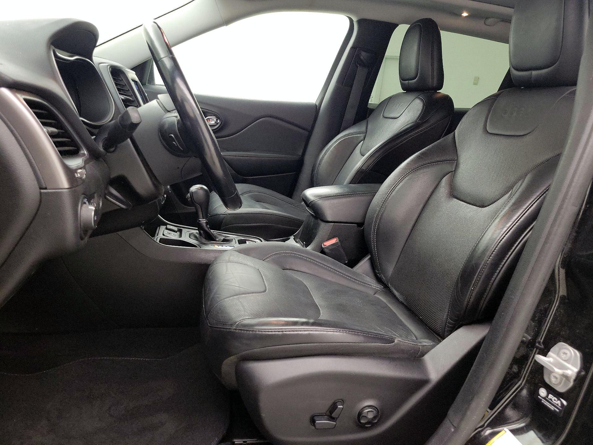 Thumbnail: 2021 Jeep Cherokee - 11