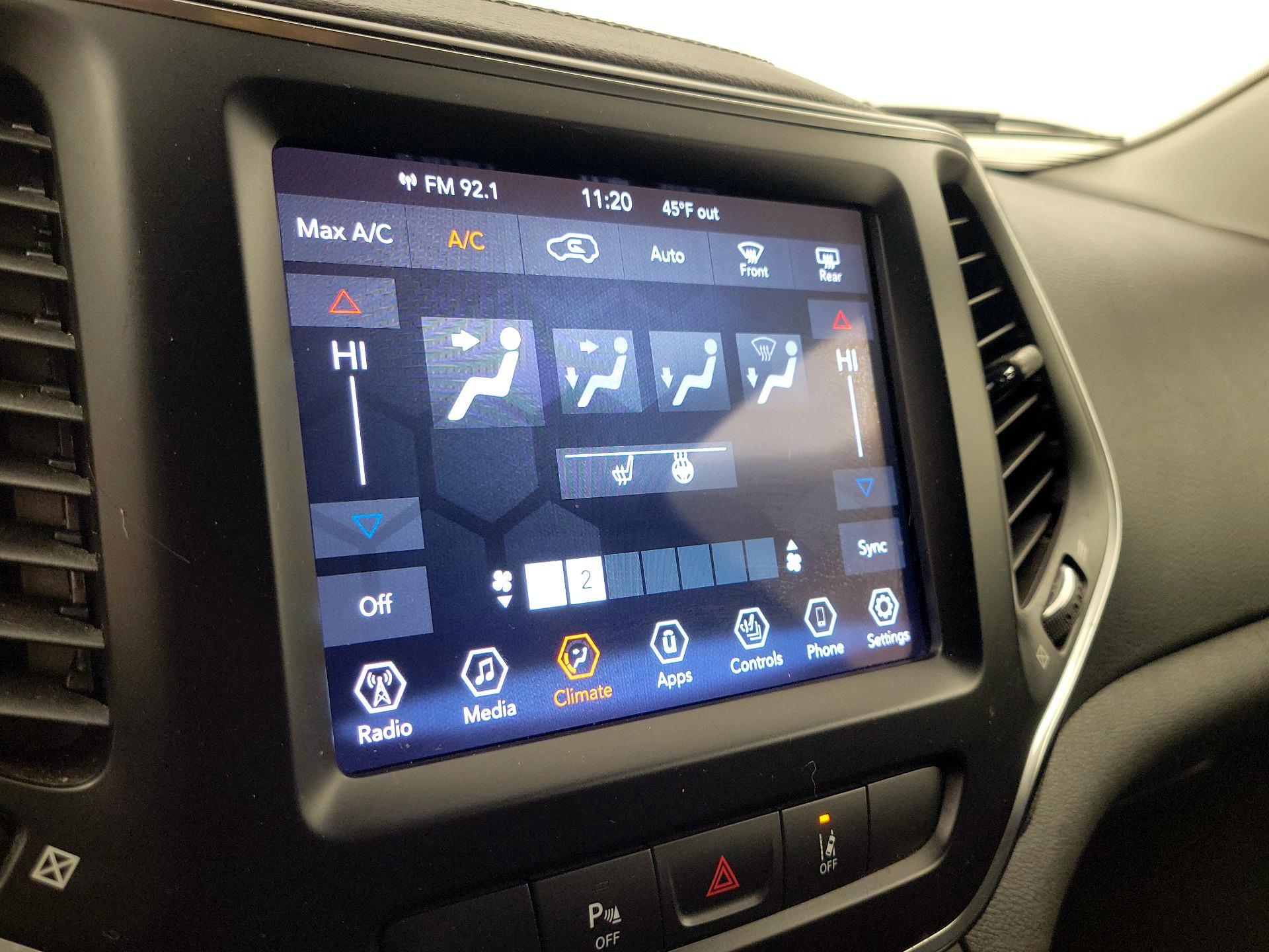 Thumbnail: 2021 Jeep Cherokee - 16