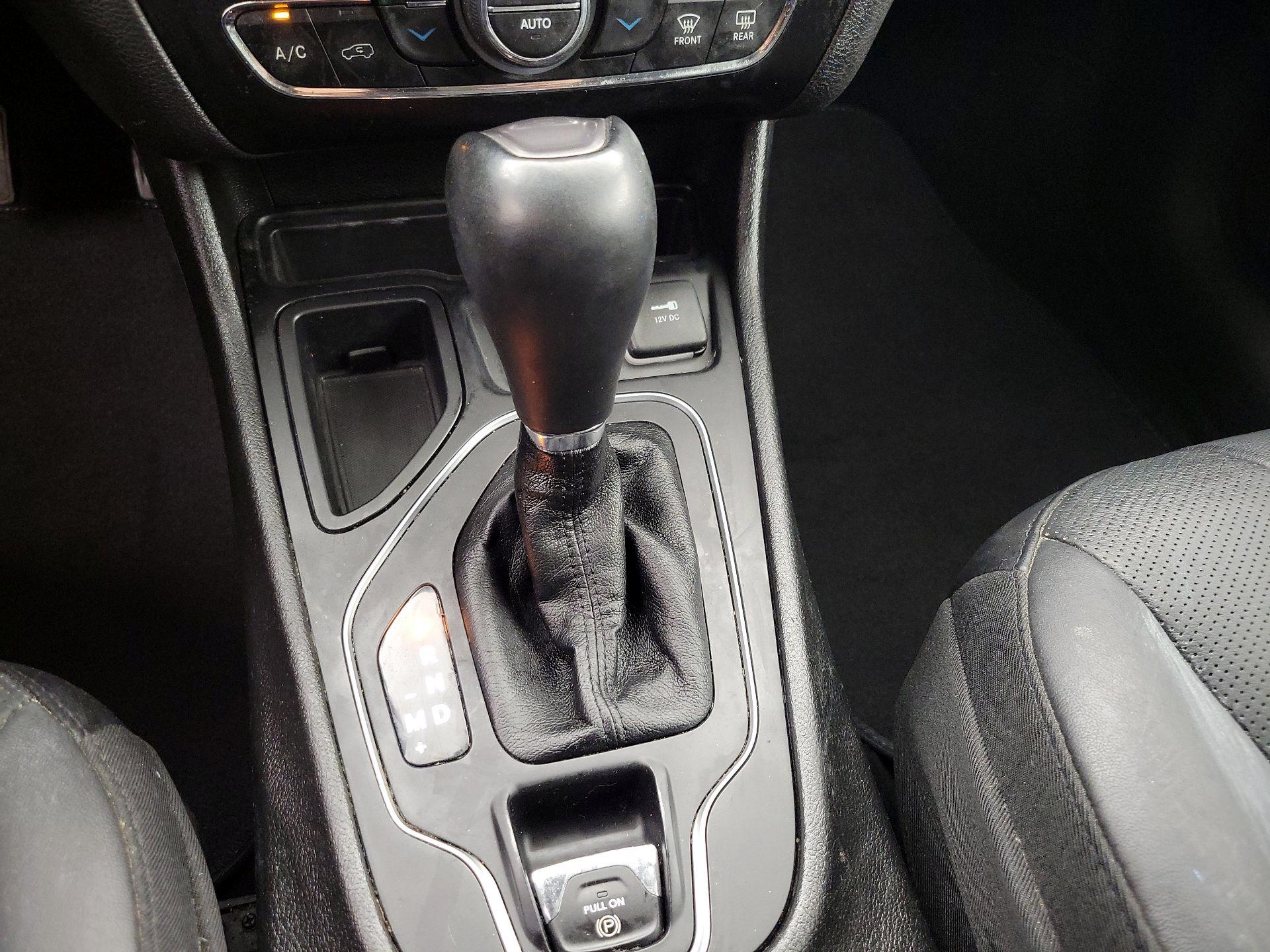 Thumbnail: 2021 Jeep Cherokee - 17