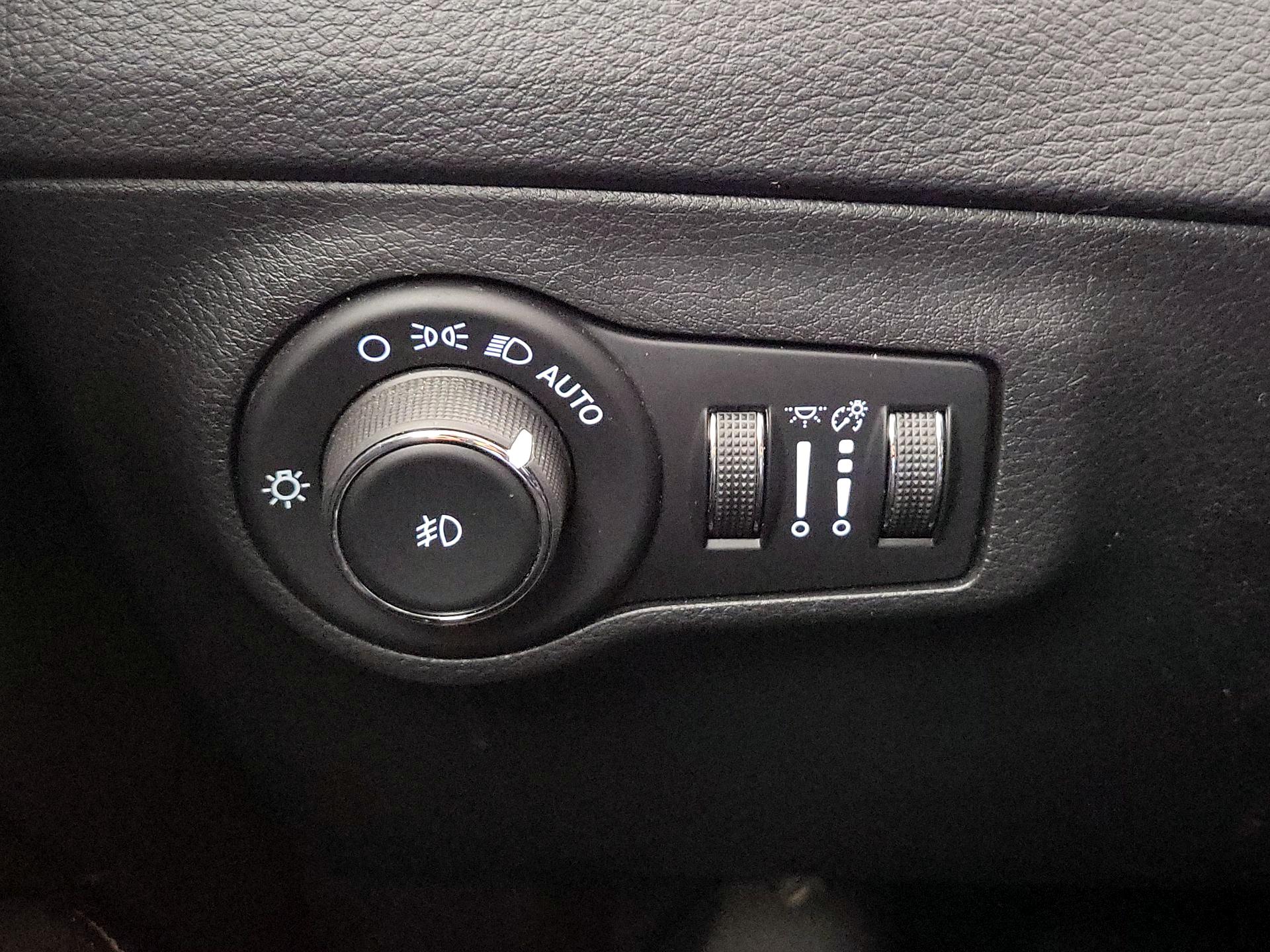 Thumbnail: 2021 Jeep Compass - 13