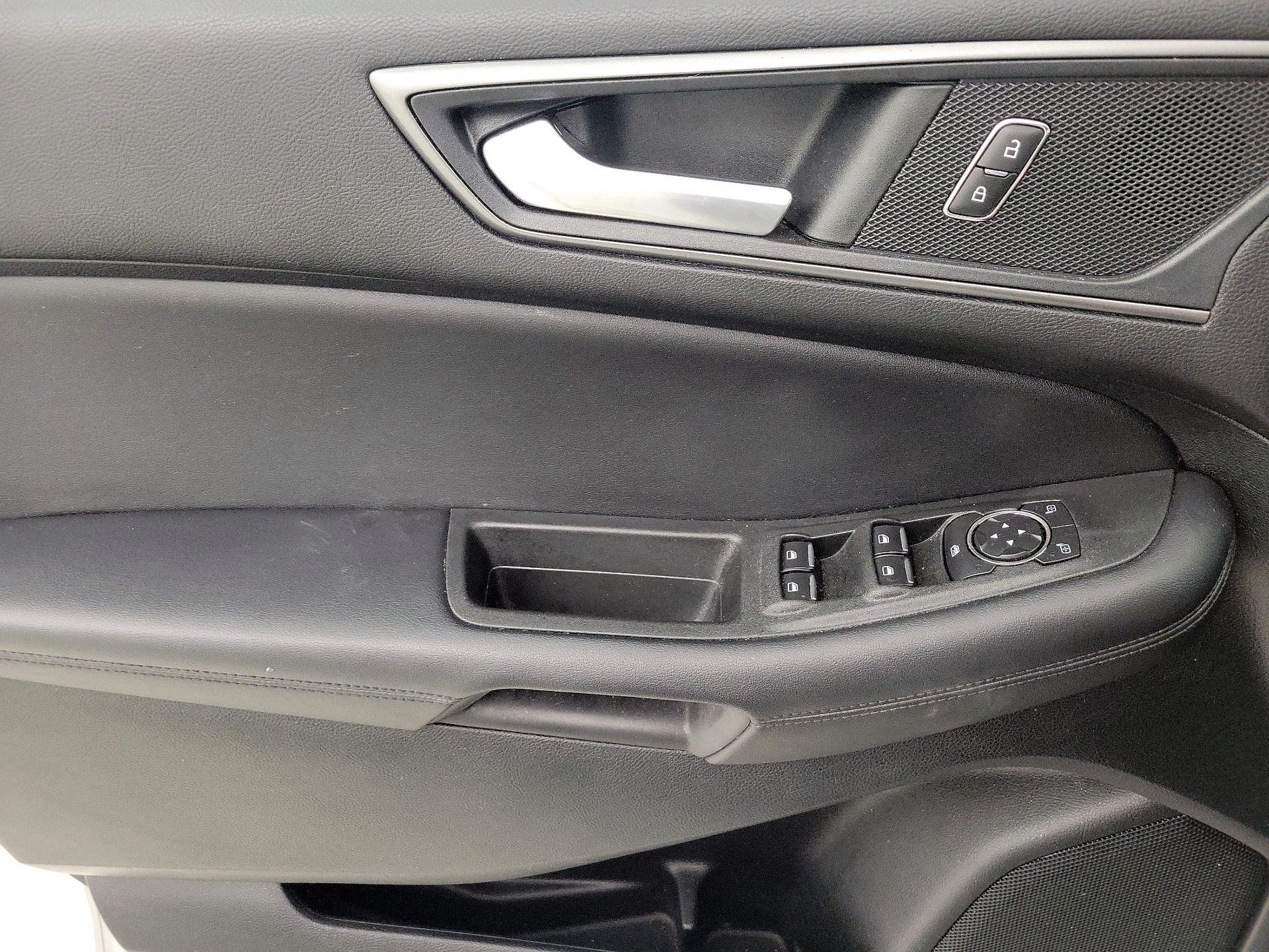 Thumbnail: 2022 Ford Edge - 12