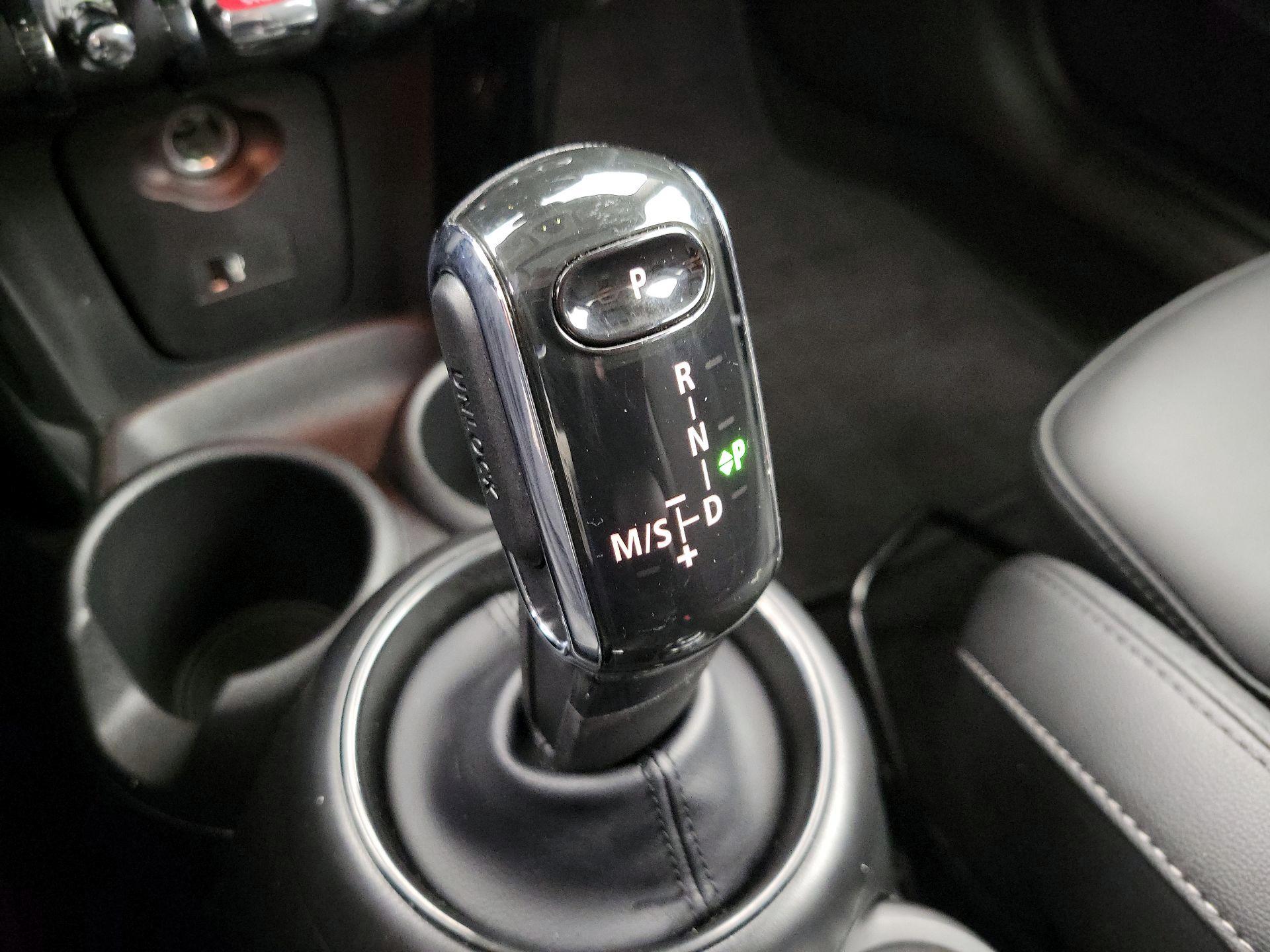 Thumbnail: 2023 MINI Cooper Hardtop - 17