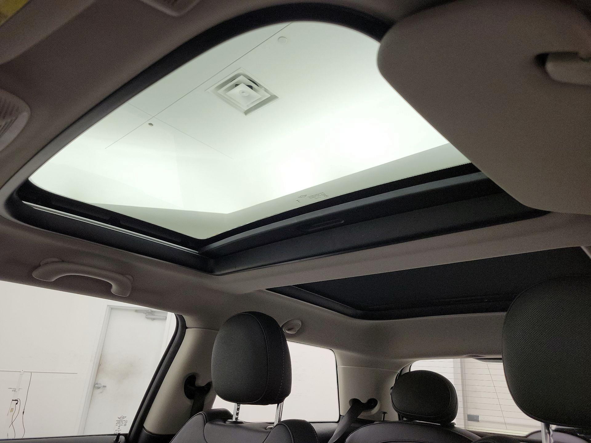 Thumbnail: 2023 MINI Cooper Hardtop - 19