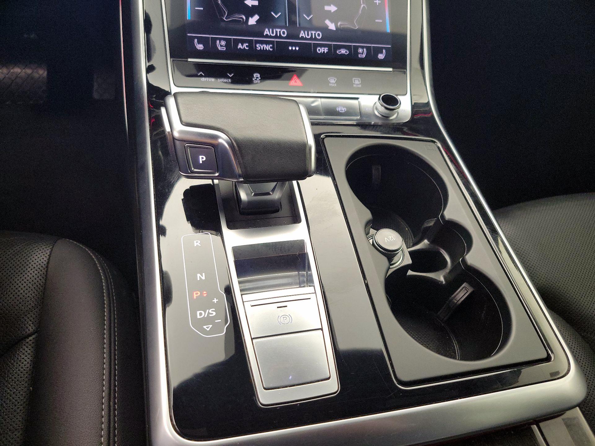 Thumbnail: 2021 Audi Q8 - 18