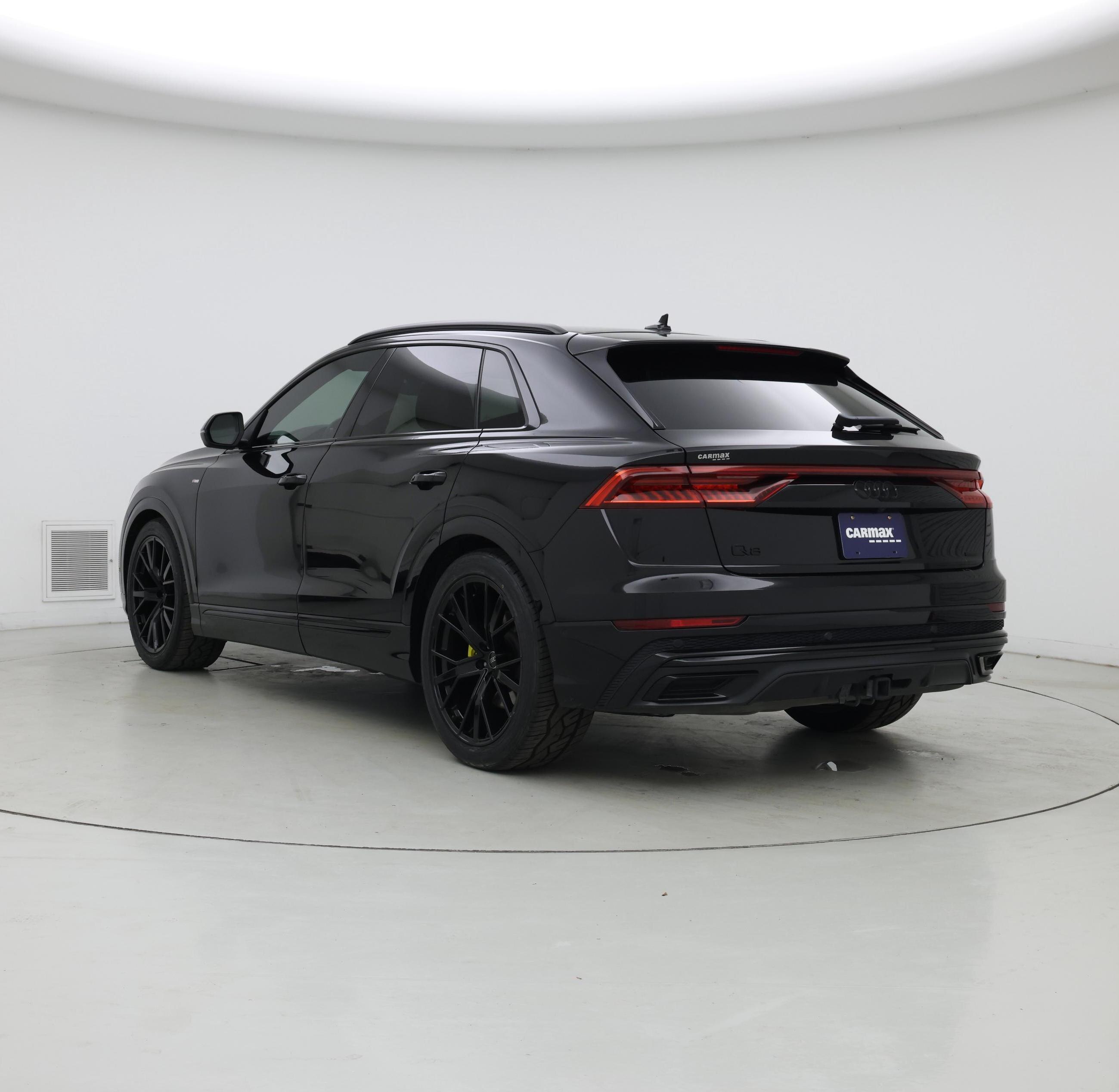 Thumbnail: 2021 Audi Q8 - 2