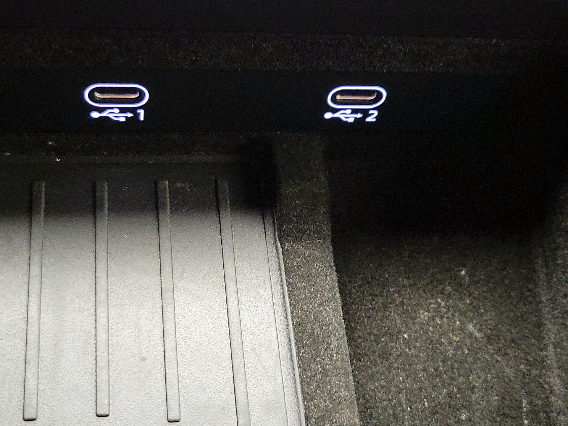 Thumbnail: 2021 Audi Q8 - 19