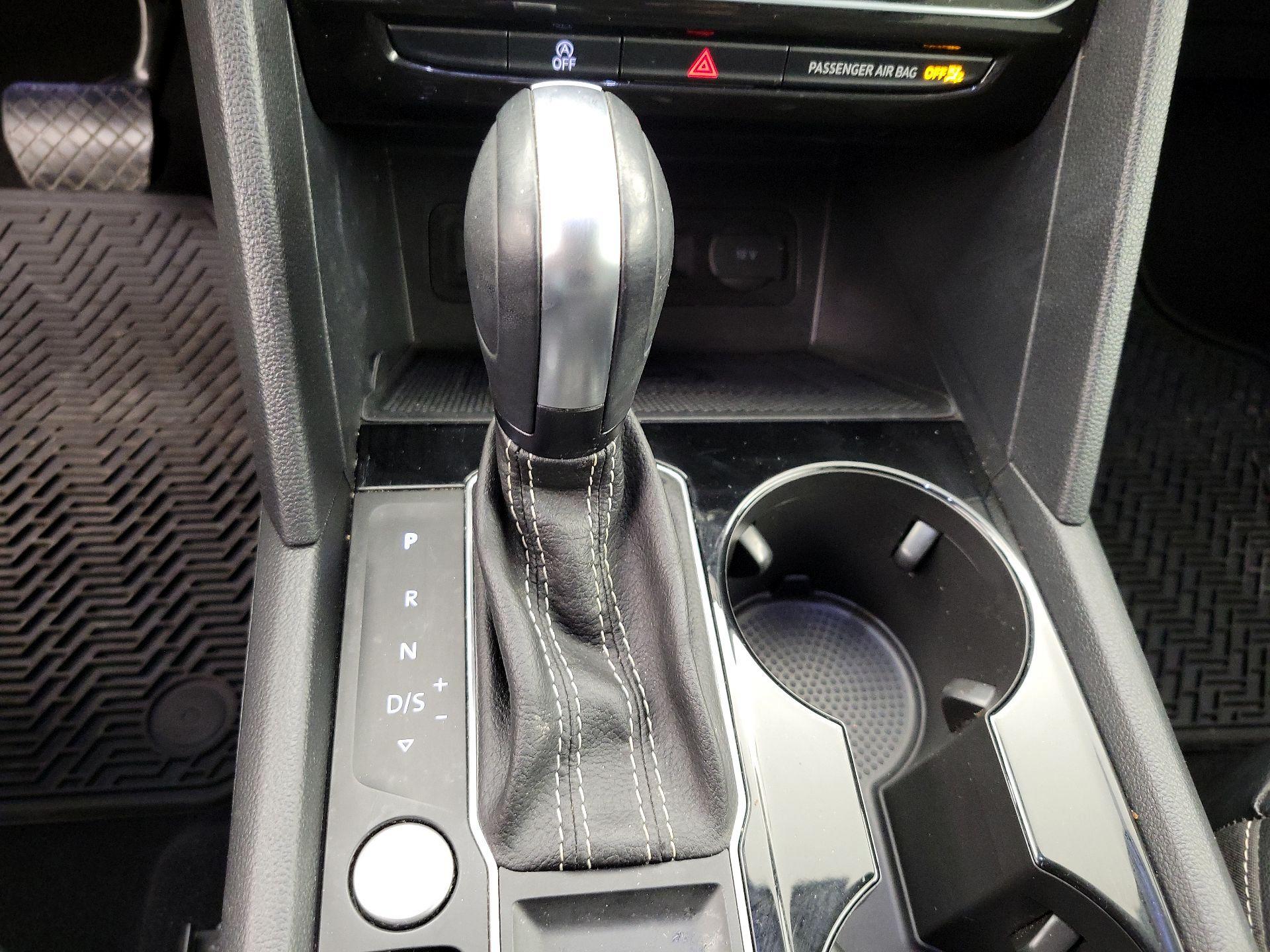 Thumbnail: 2022 Volkswagen Atlas - 17