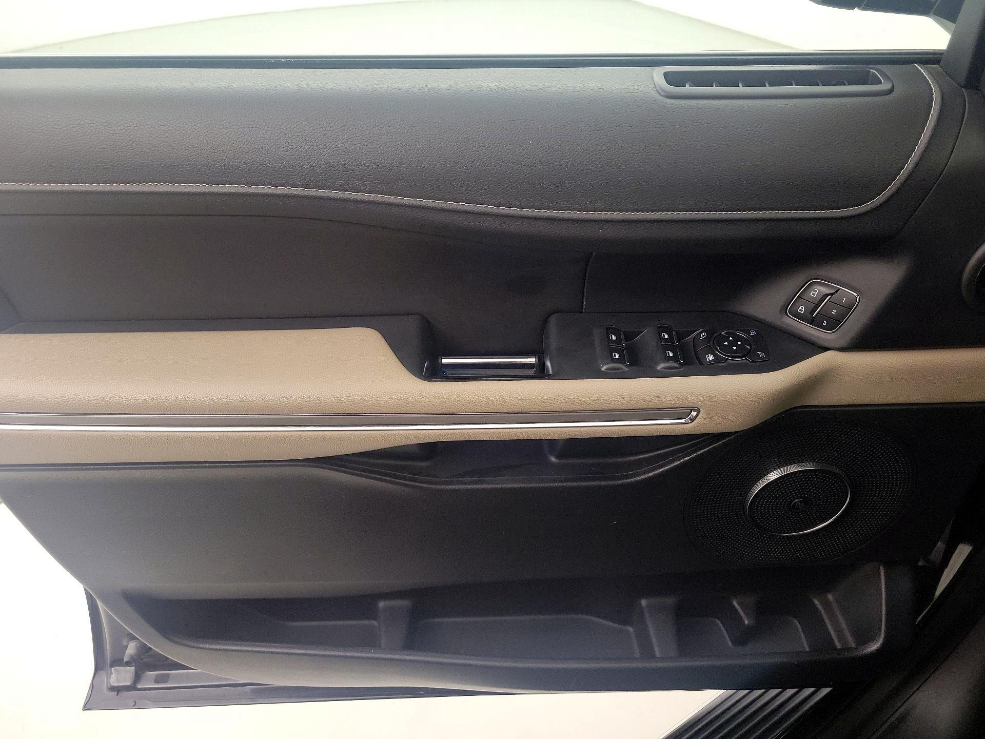 Thumbnail: 2022 Ford Expedition - 12