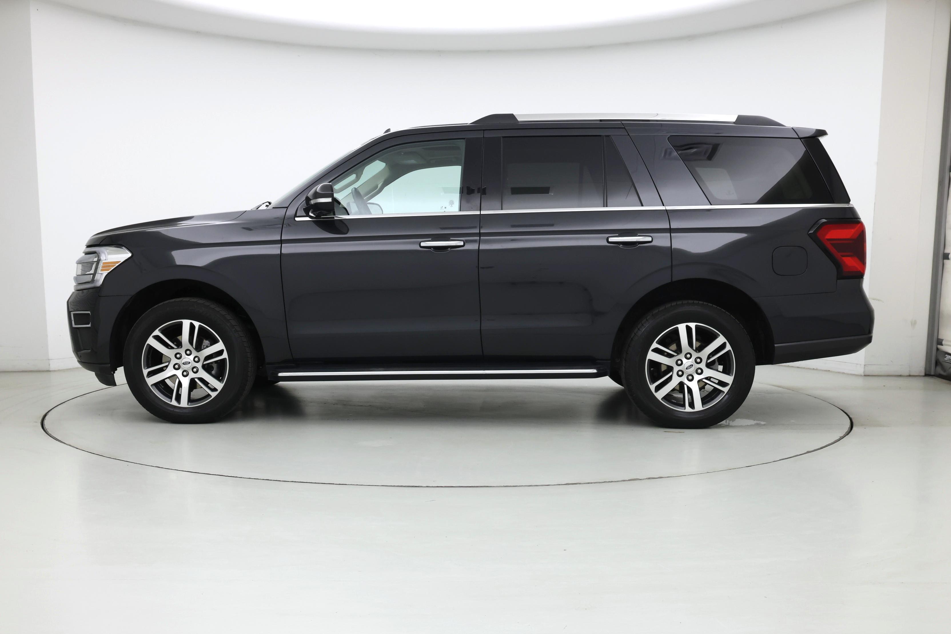 Thumbnail: 2022 Ford Expedition - 3