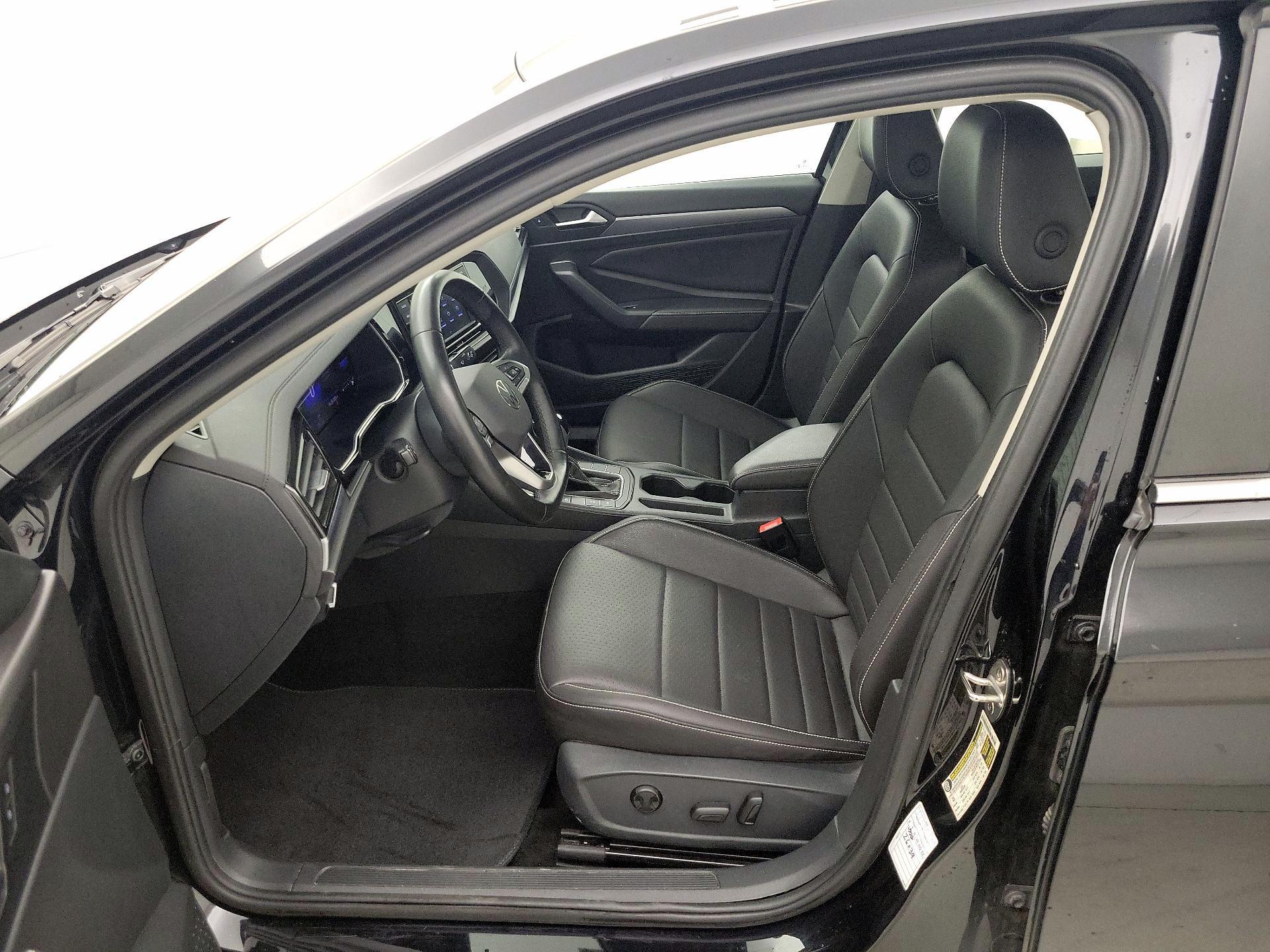 Thumbnail: 2024 Volkswagen Jetta - 11