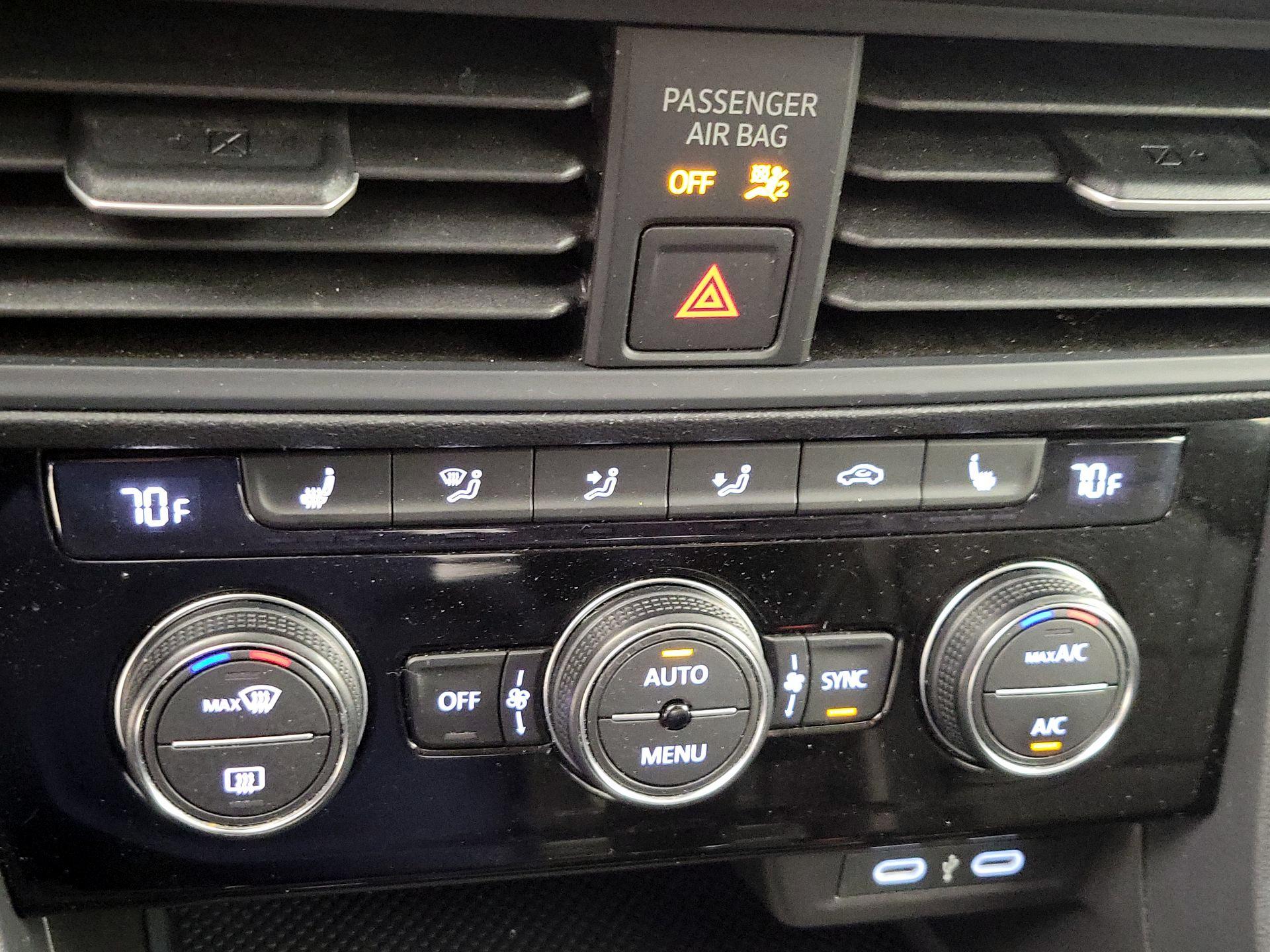 Thumbnail: 2024 Volkswagen Jetta - 16