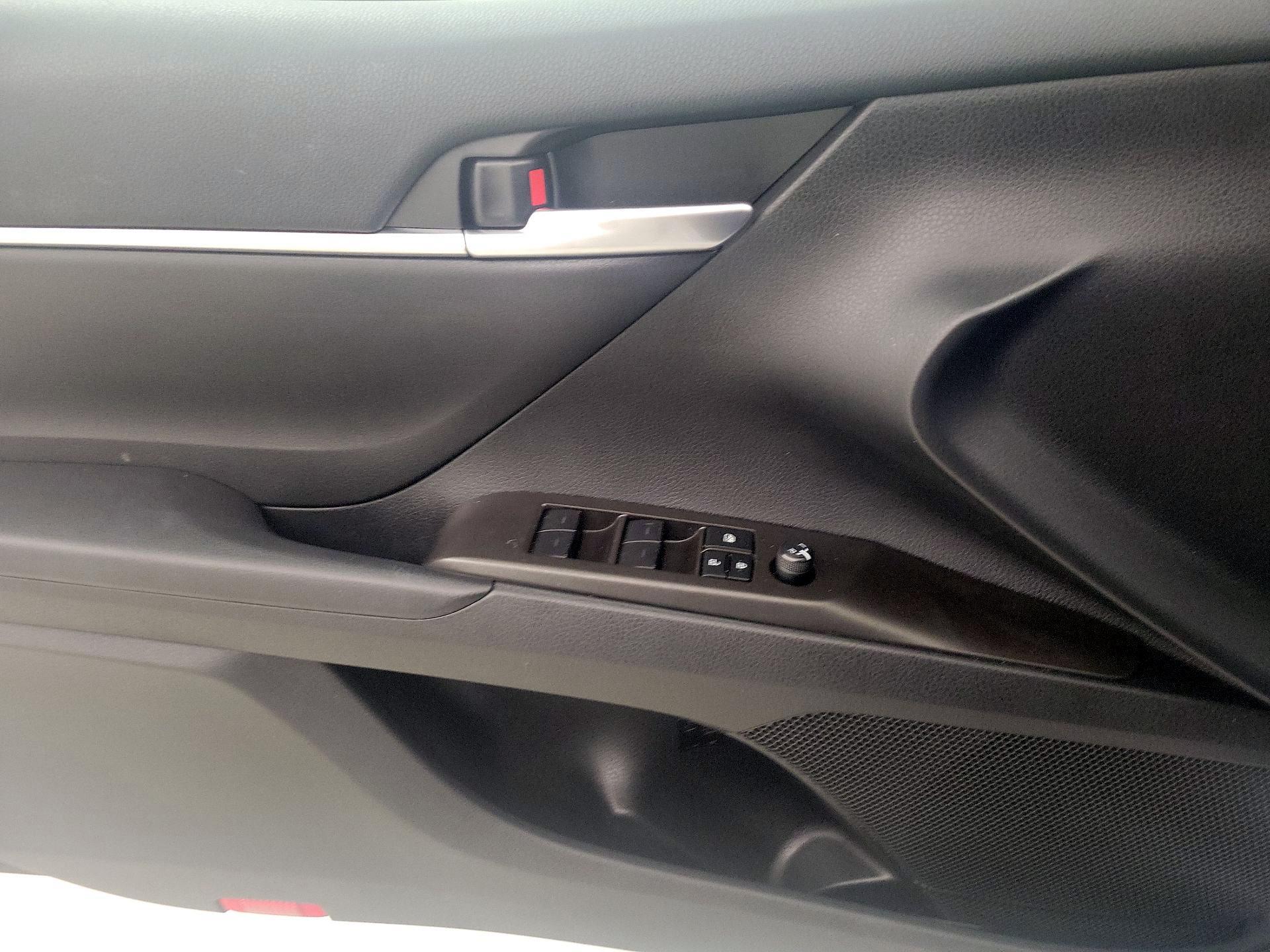 Thumbnail: 2023 Toyota Camry - 12