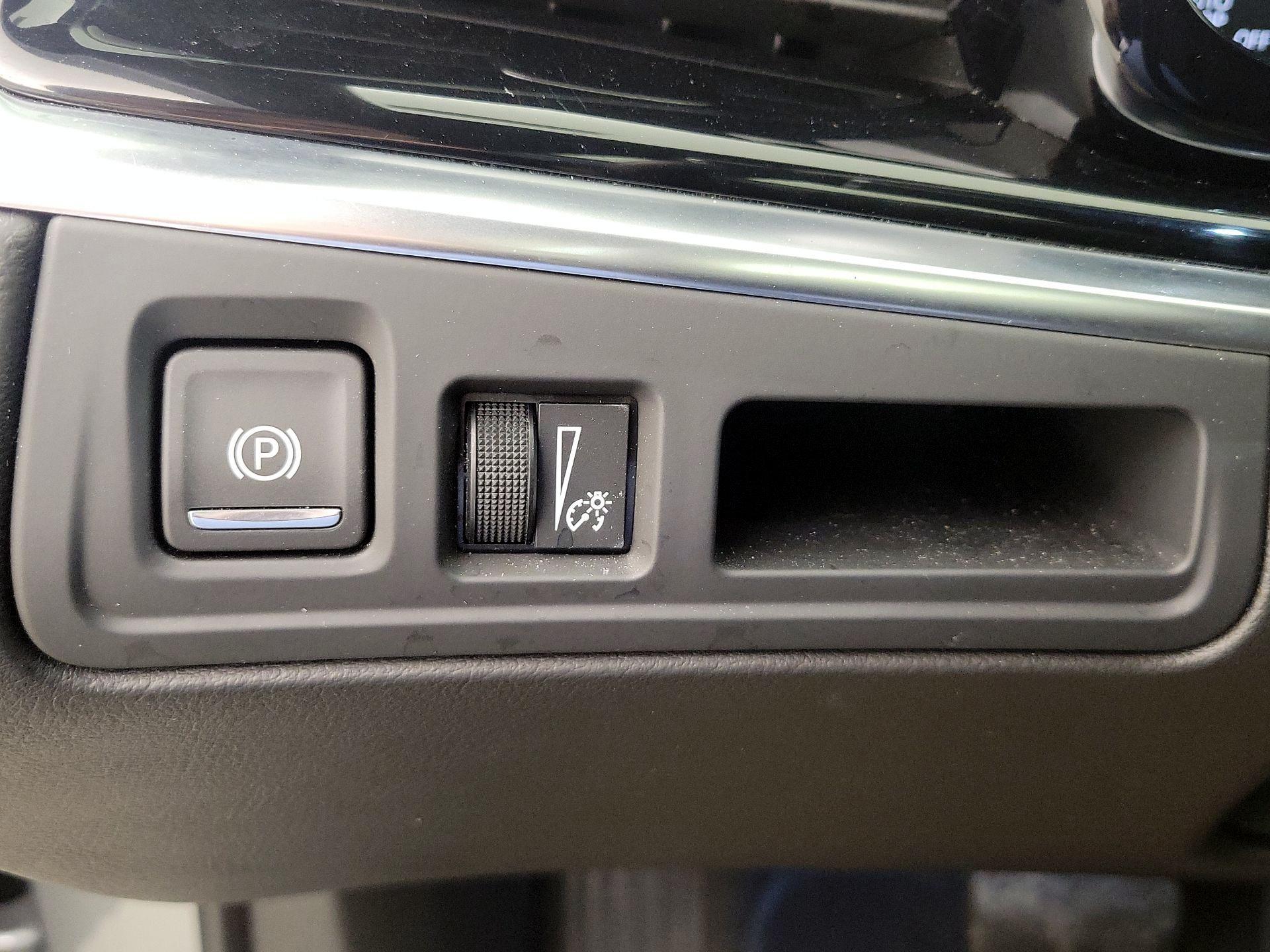 Thumbnail: 2025 Cadillac XT6 - 13