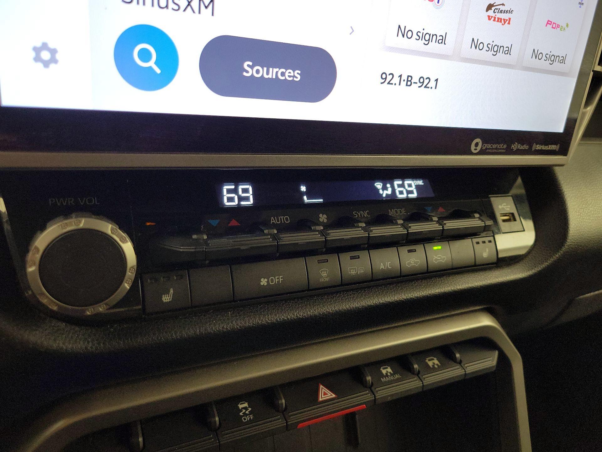 Thumbnail: 2022 Toyota Tundra - 17