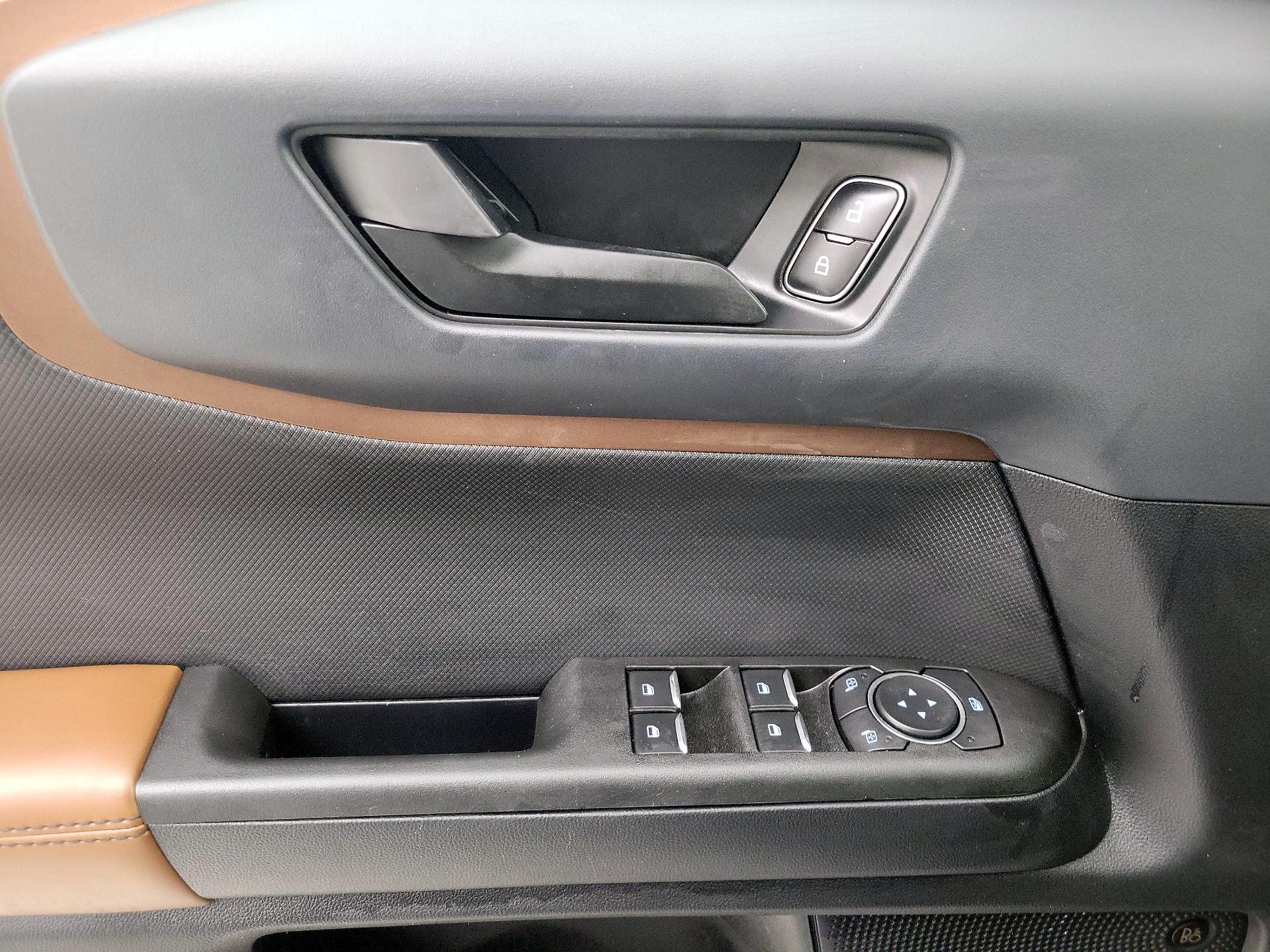 Thumbnail: 2022 Ford Bronco Sport - 12