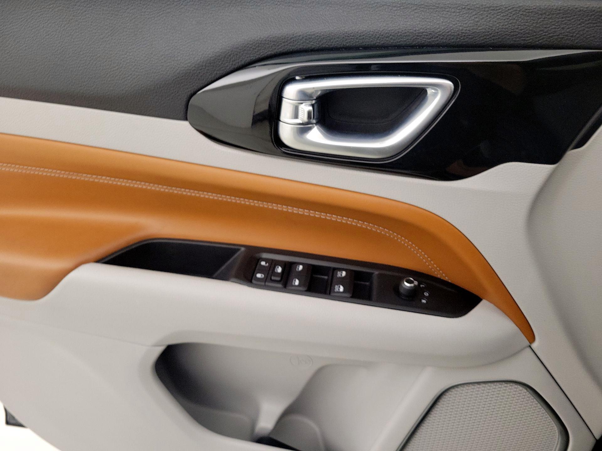 Thumbnail: 2022 Jeep Compass - 12