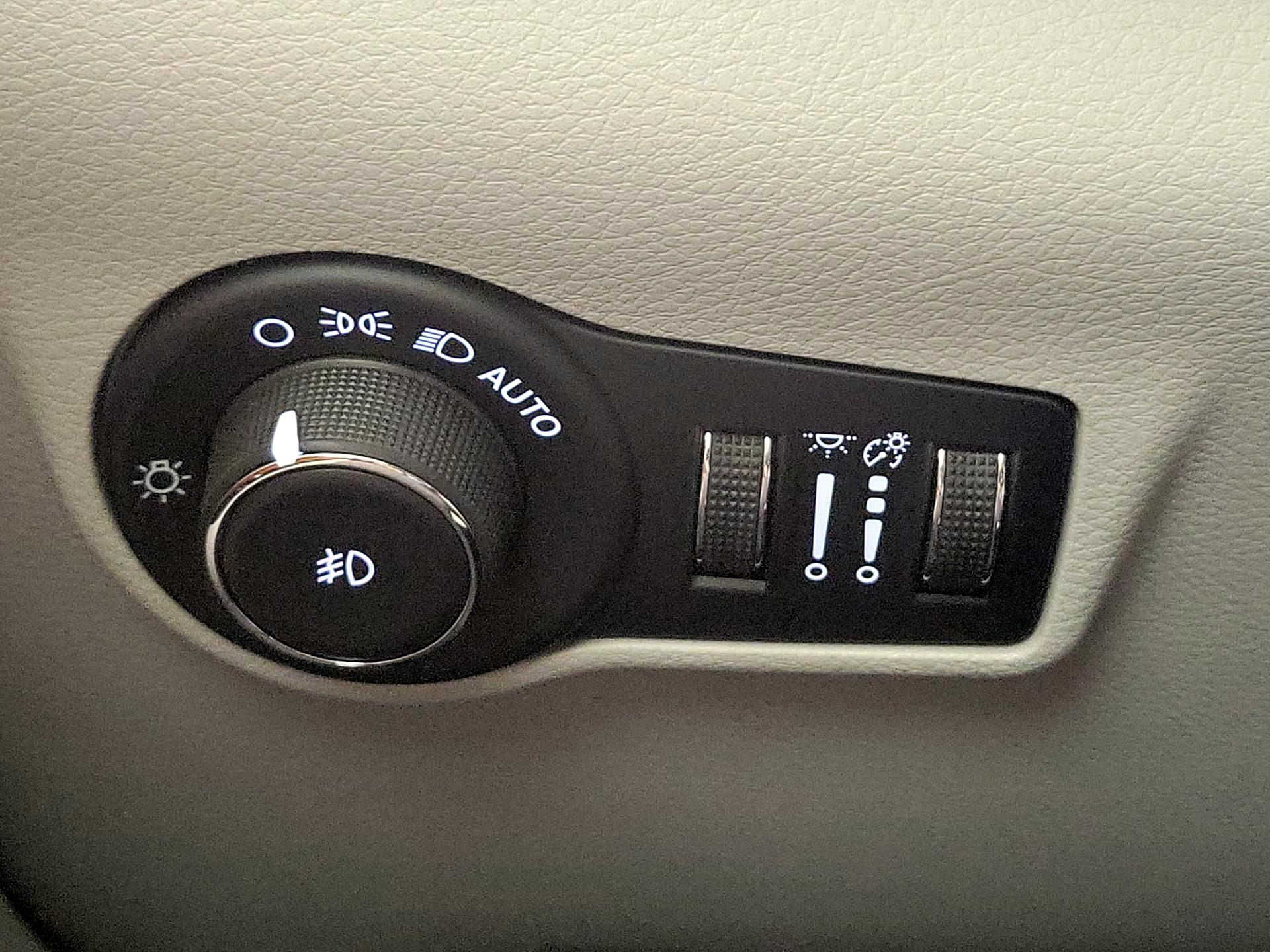 Thumbnail: 2022 Jeep Compass - 13