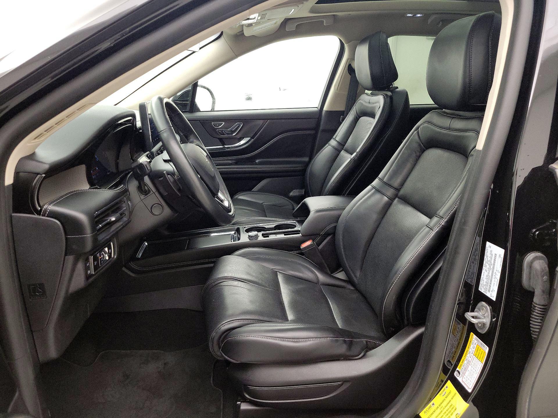 Thumbnail: 2023 Lincoln Corsair - 11