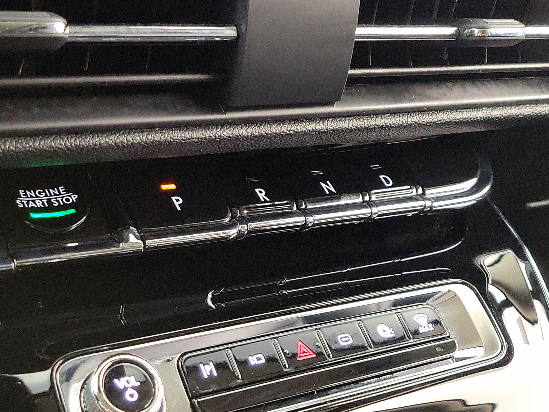 Thumbnail: 2023 Lincoln Corsair - 18