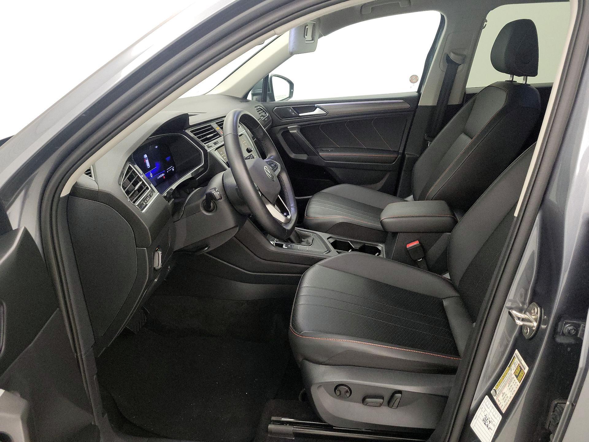 Thumbnail: 2024 Volkswagen Tiguan - 11