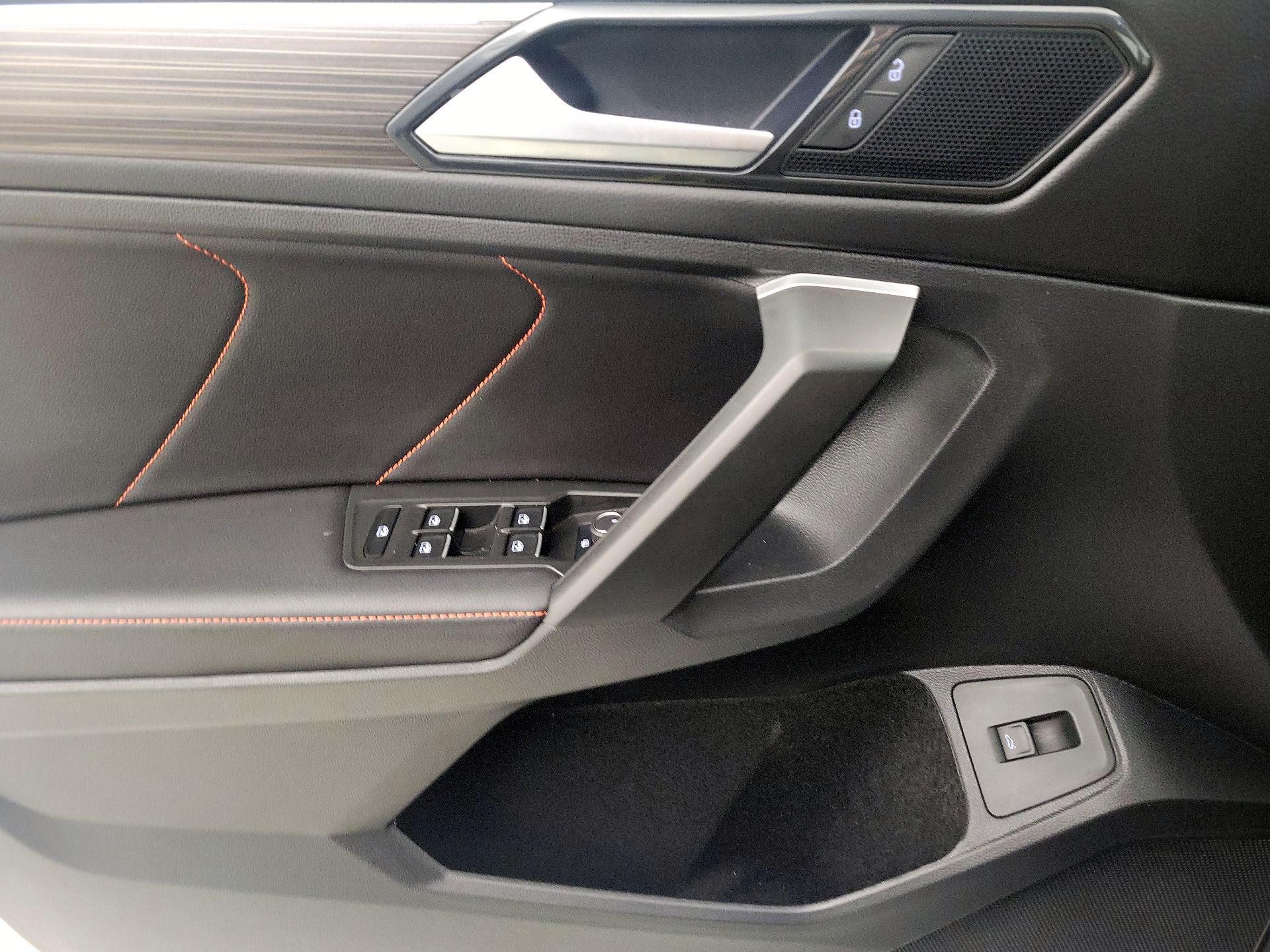 Thumbnail: 2024 Volkswagen Tiguan - 12