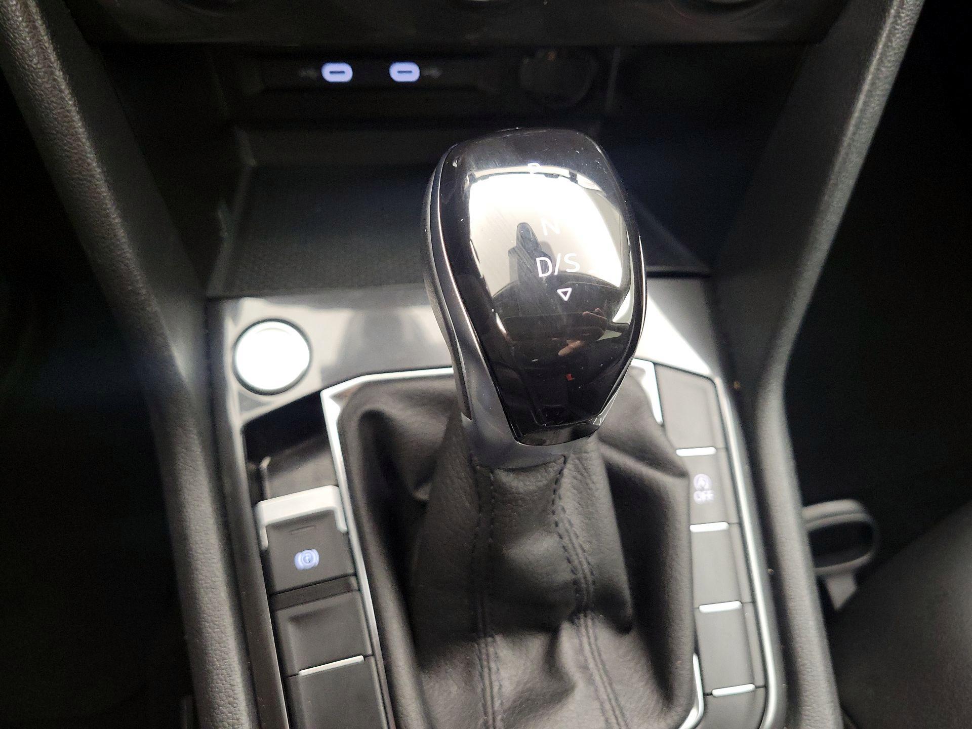 Thumbnail: 2024 Volkswagen Tiguan - 17