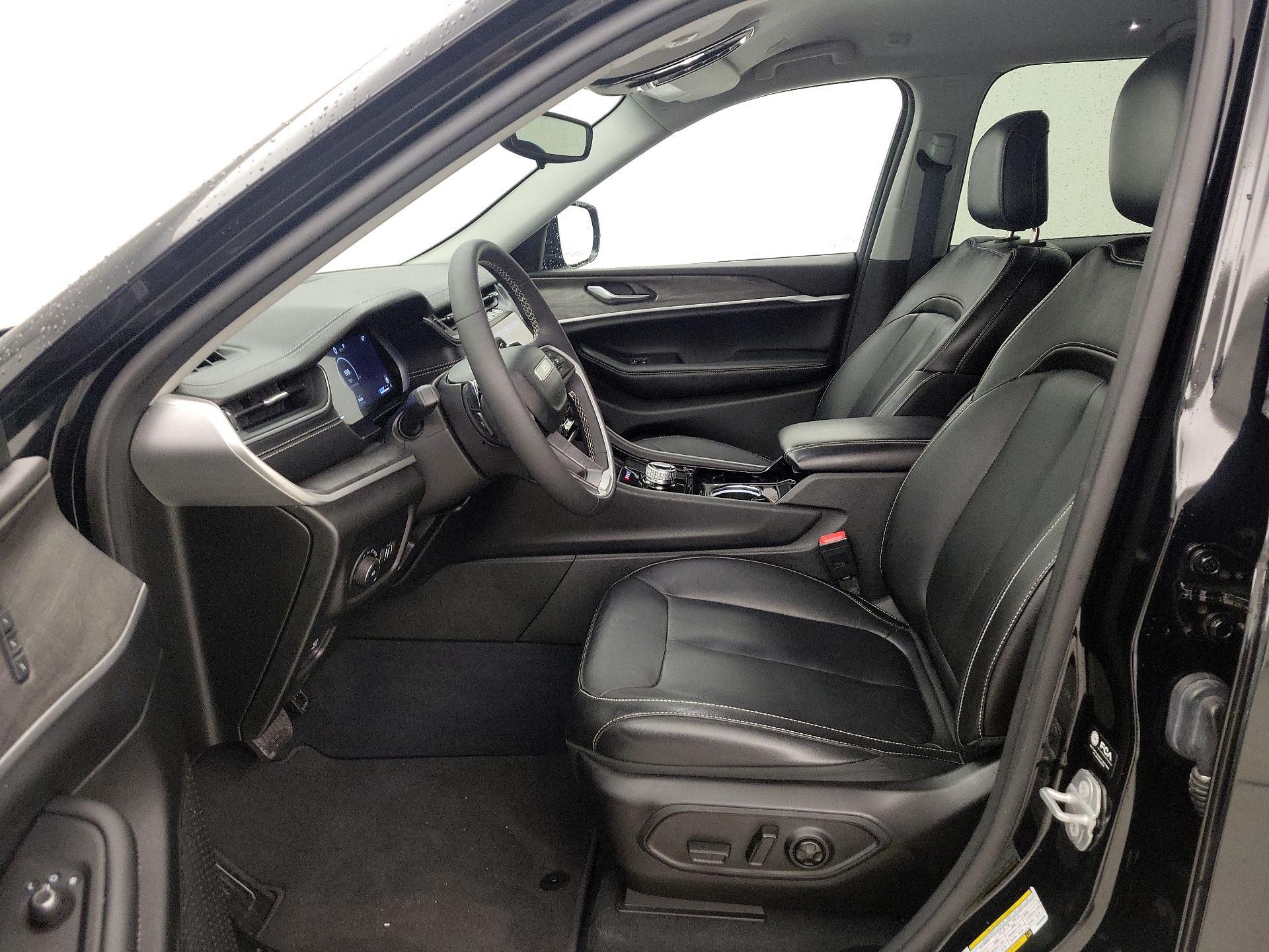 Thumbnail: 2023 Jeep Grand Cherokee - 11