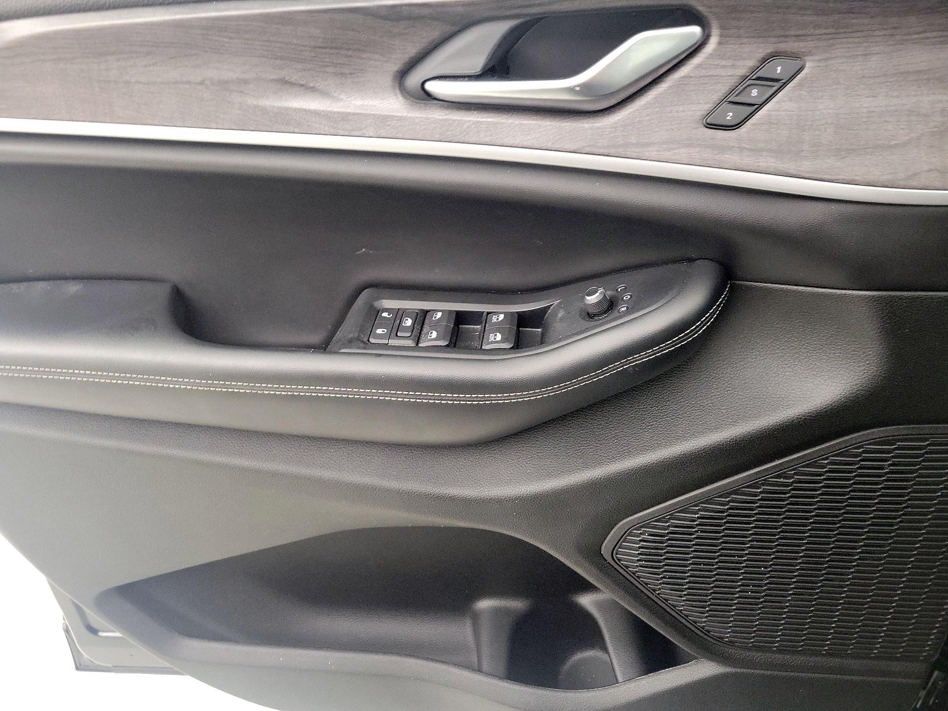 Thumbnail: 2023 Jeep Grand Cherokee - 12