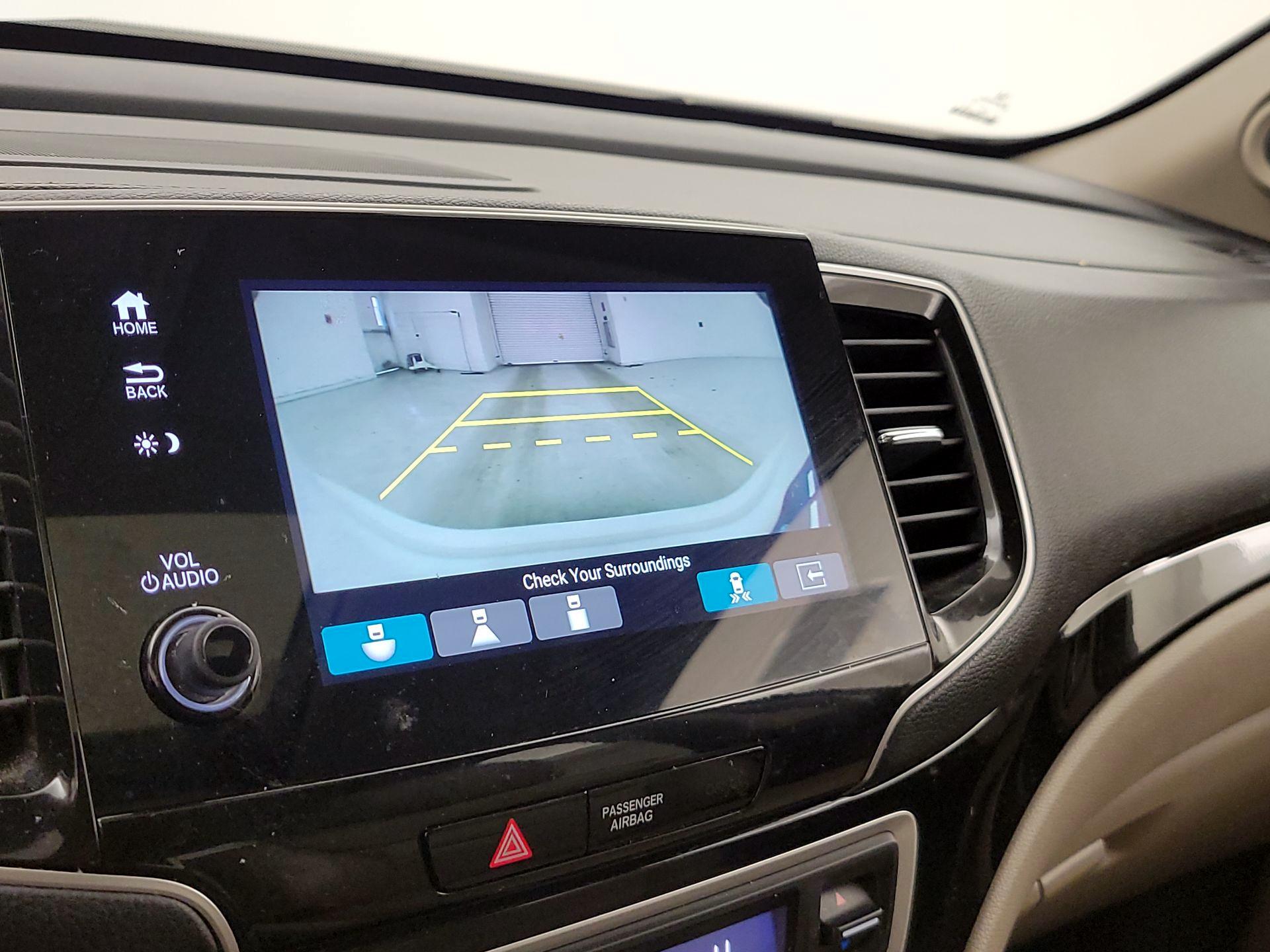 Thumbnail: 2020 Honda Pilot - 15