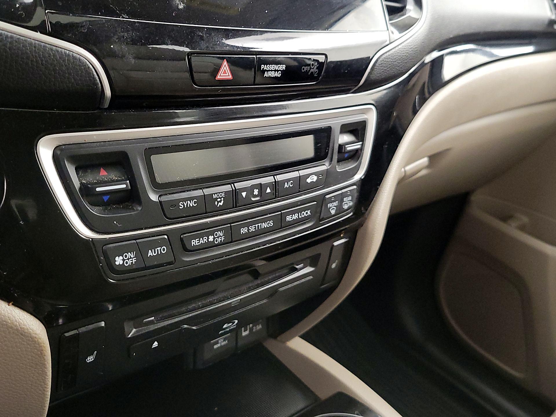 Thumbnail: 2020 Honda Pilot - 17