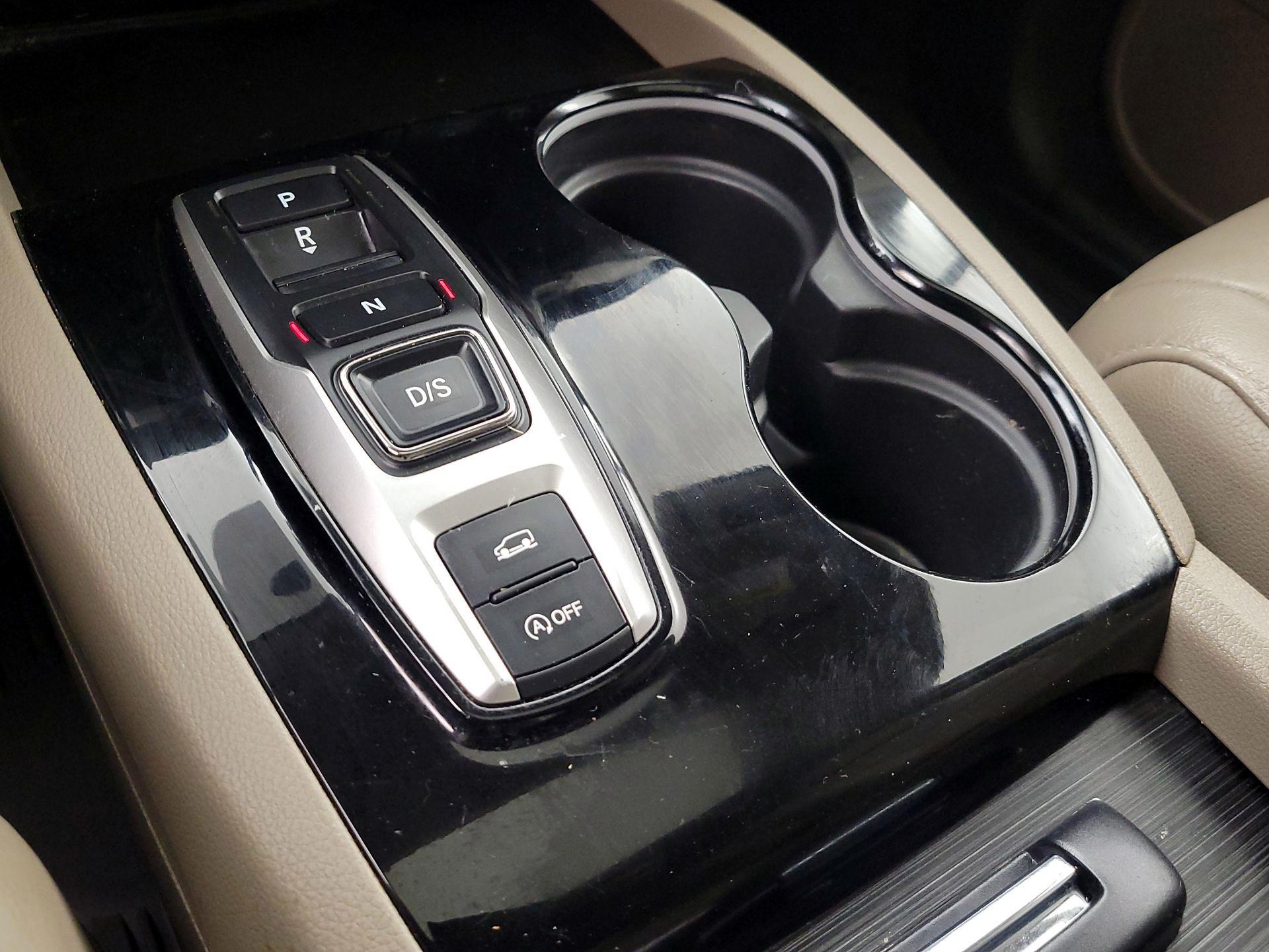 Thumbnail: 2020 Honda Pilot - 18