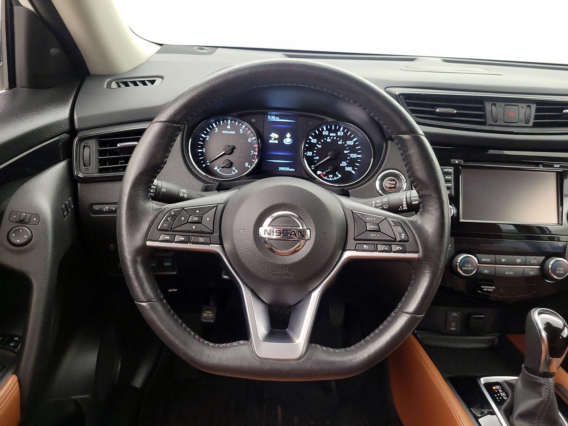 Thumbnail: 2017 Nissan Rogue - 10