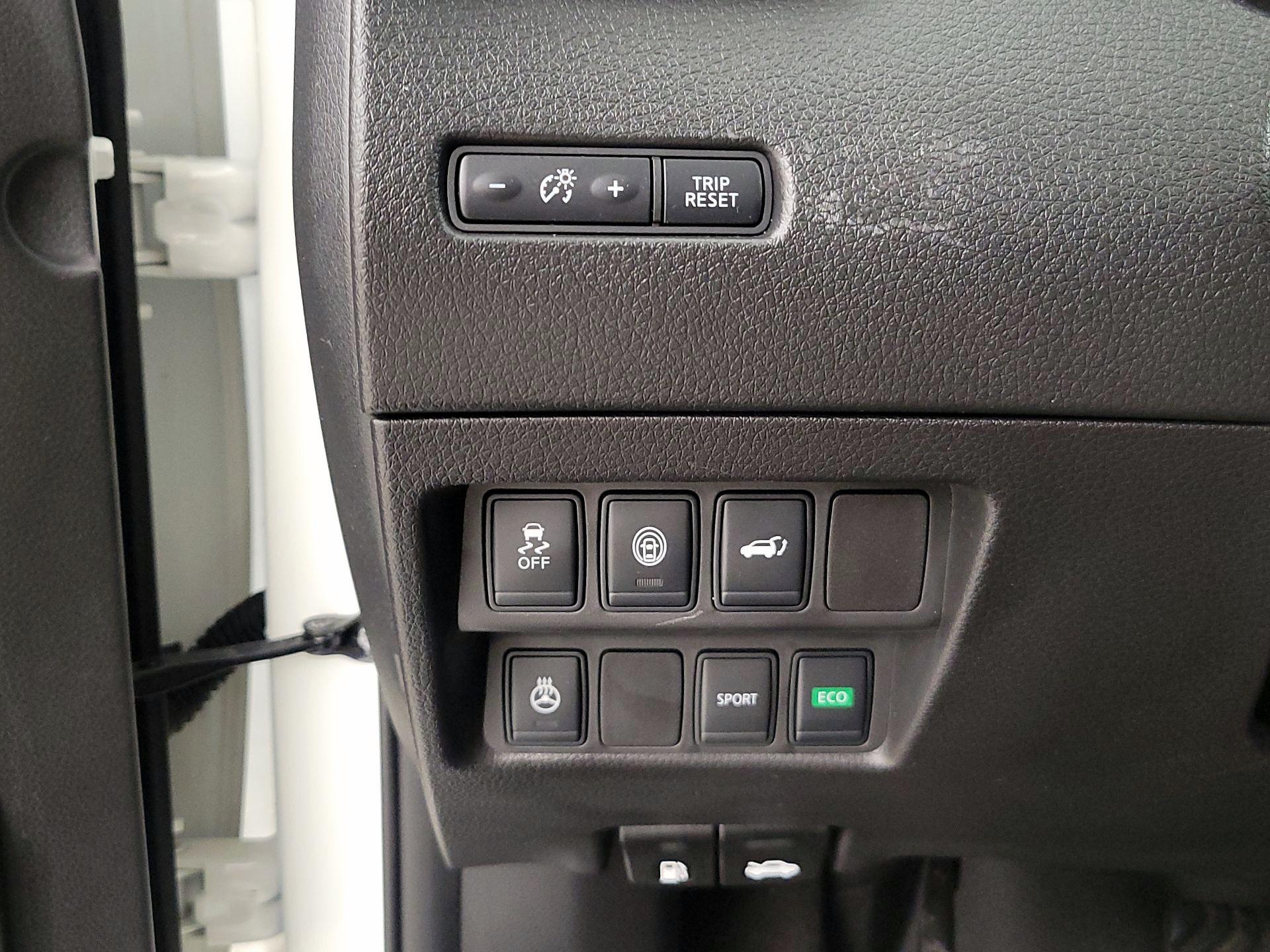 Thumbnail: 2017 Nissan Rogue - 13